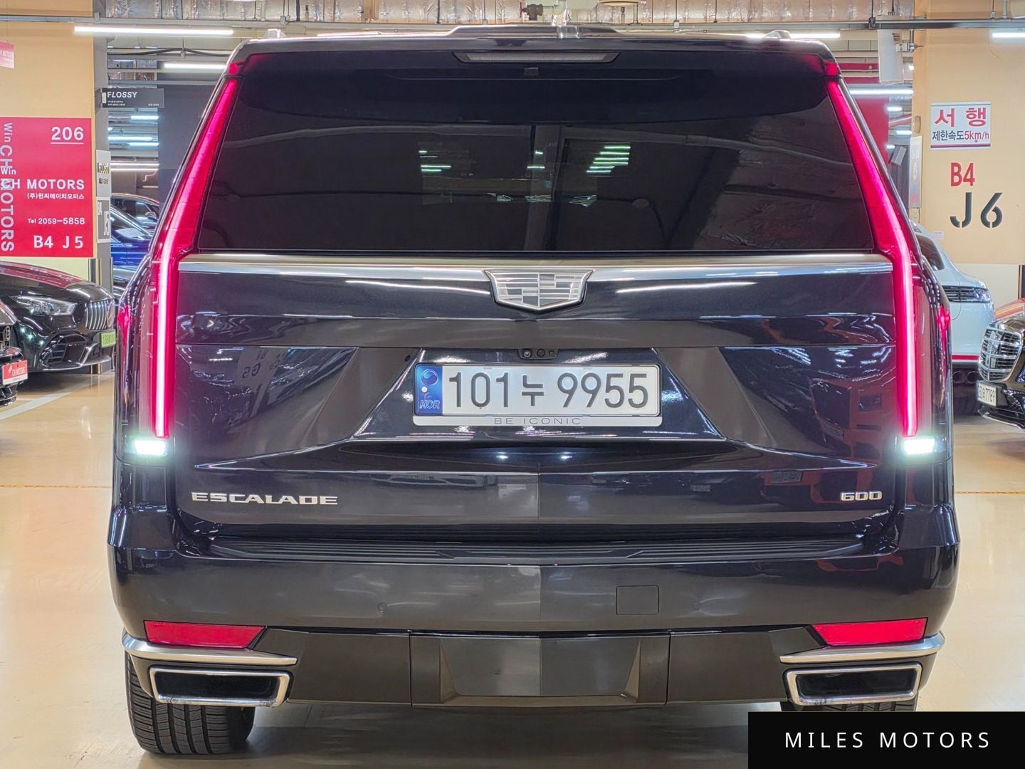 Cadillac Escalade 2023 — миниатюра 4