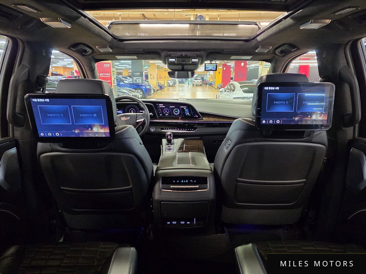 Cadillac Escalade 2023 — миниатюра 7