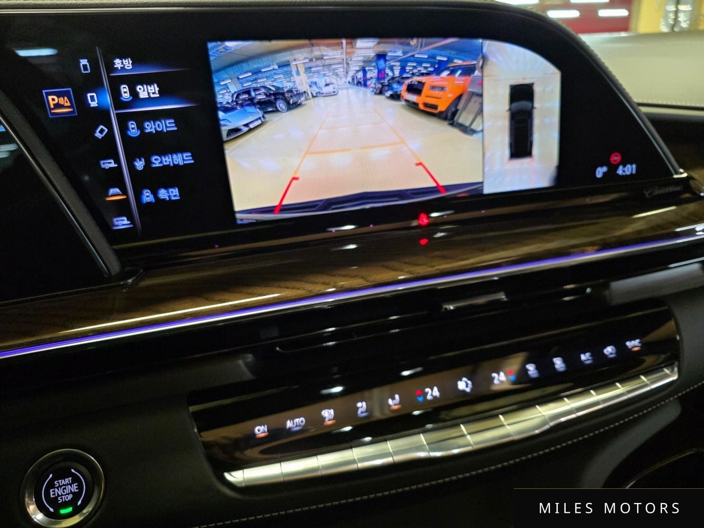 Cadillac Escalade 2023 — миниатюра 12