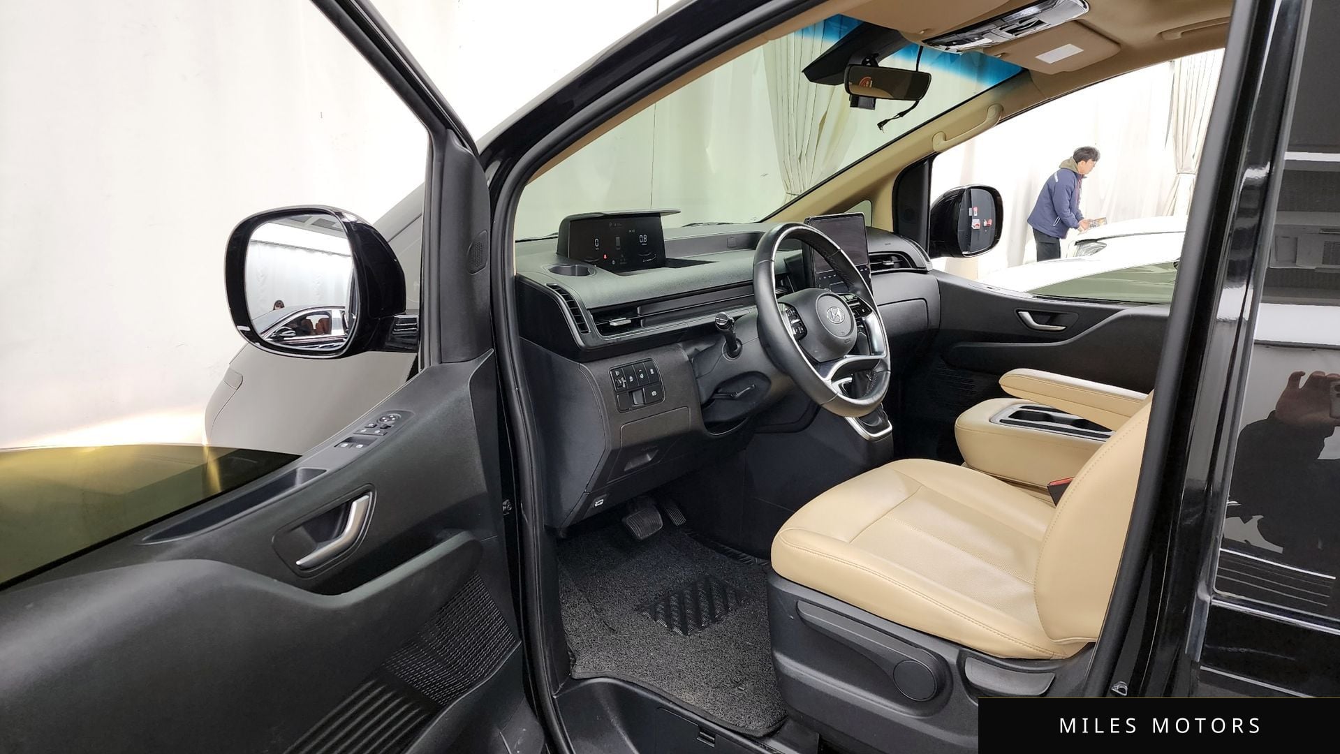Hyundai Staria 2022 — миниатюра 10