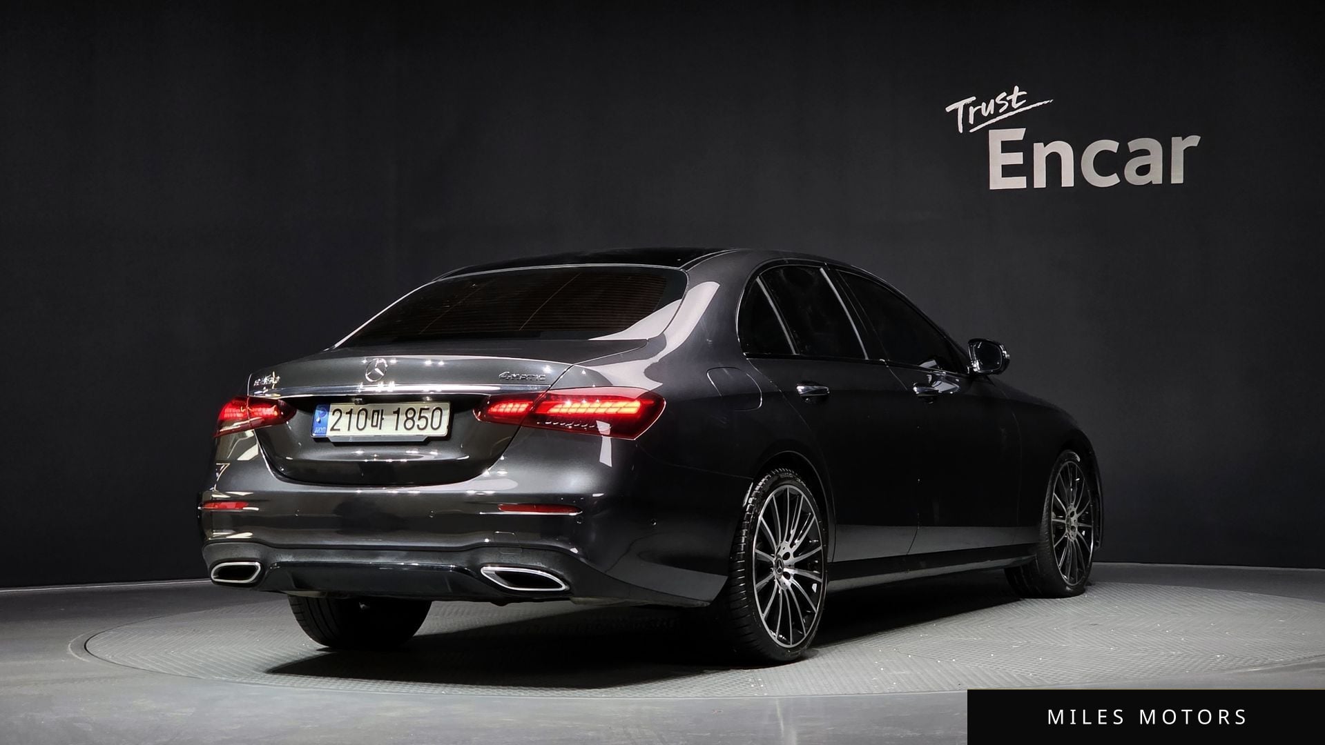 Mercedes-Benz E-Class W213 2023 — миниатюра 2