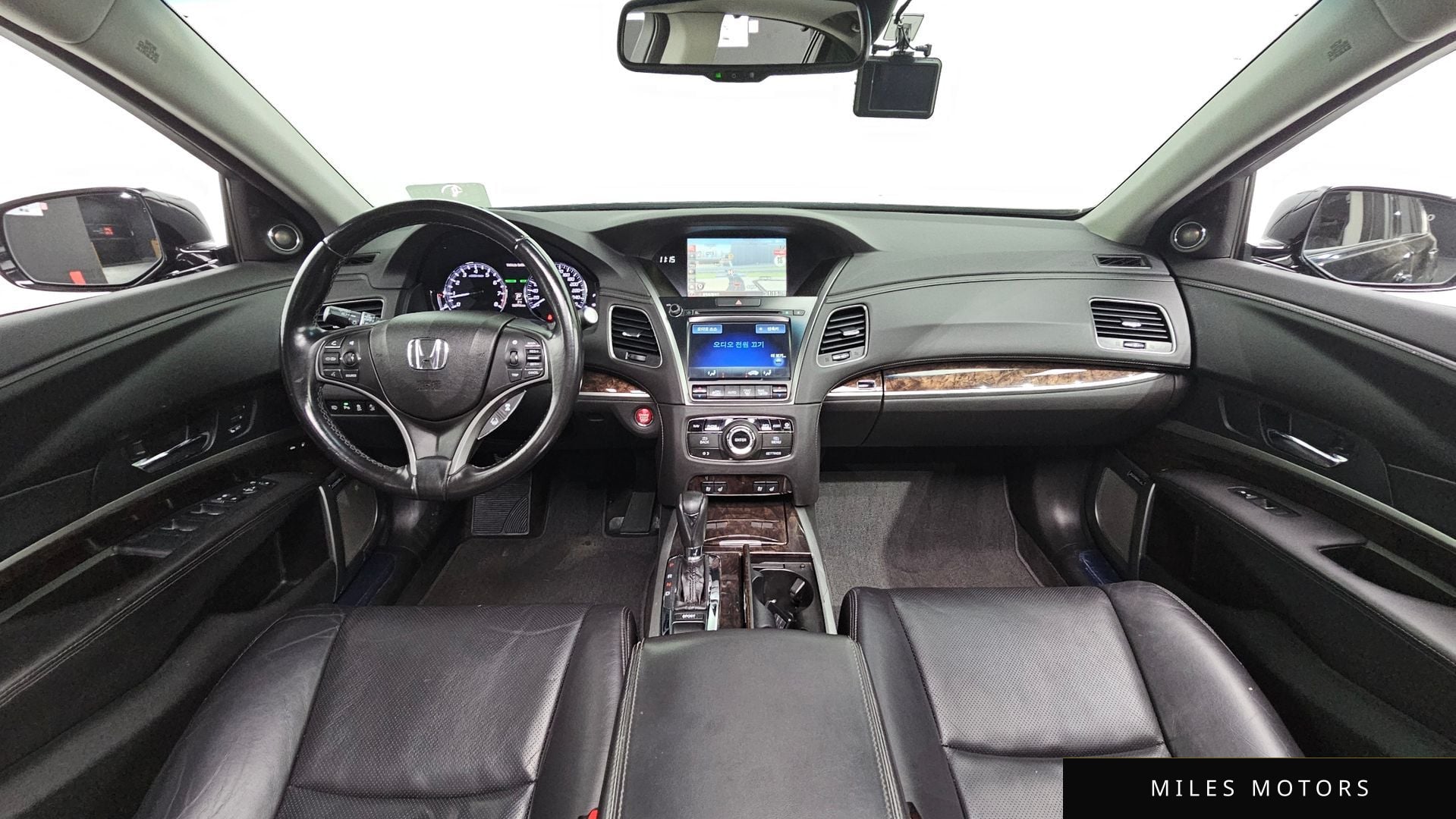 Honda 레전드 2016 — миниатюра 7
