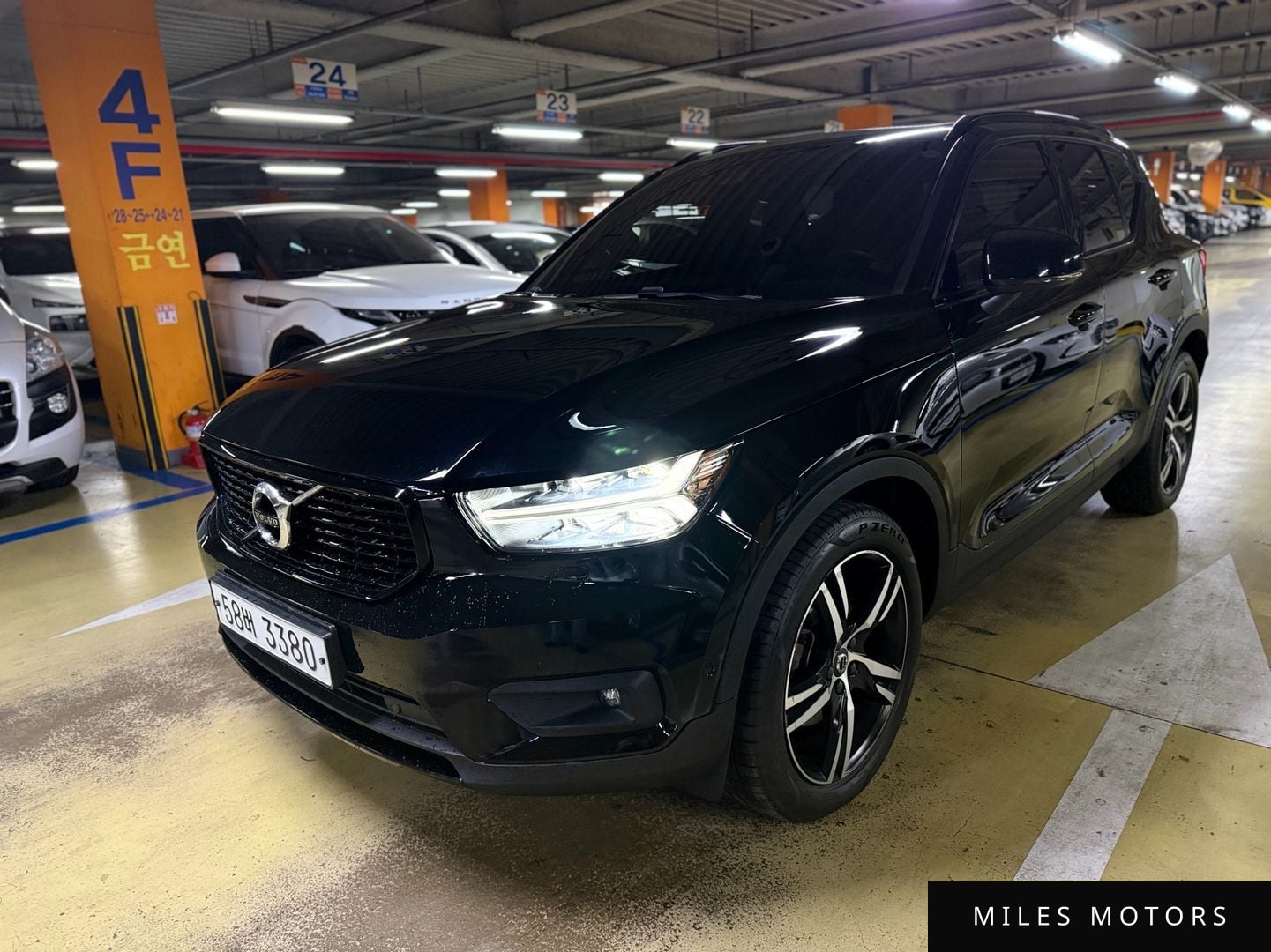 Volvo XC40 2019 — фото 1 из 12