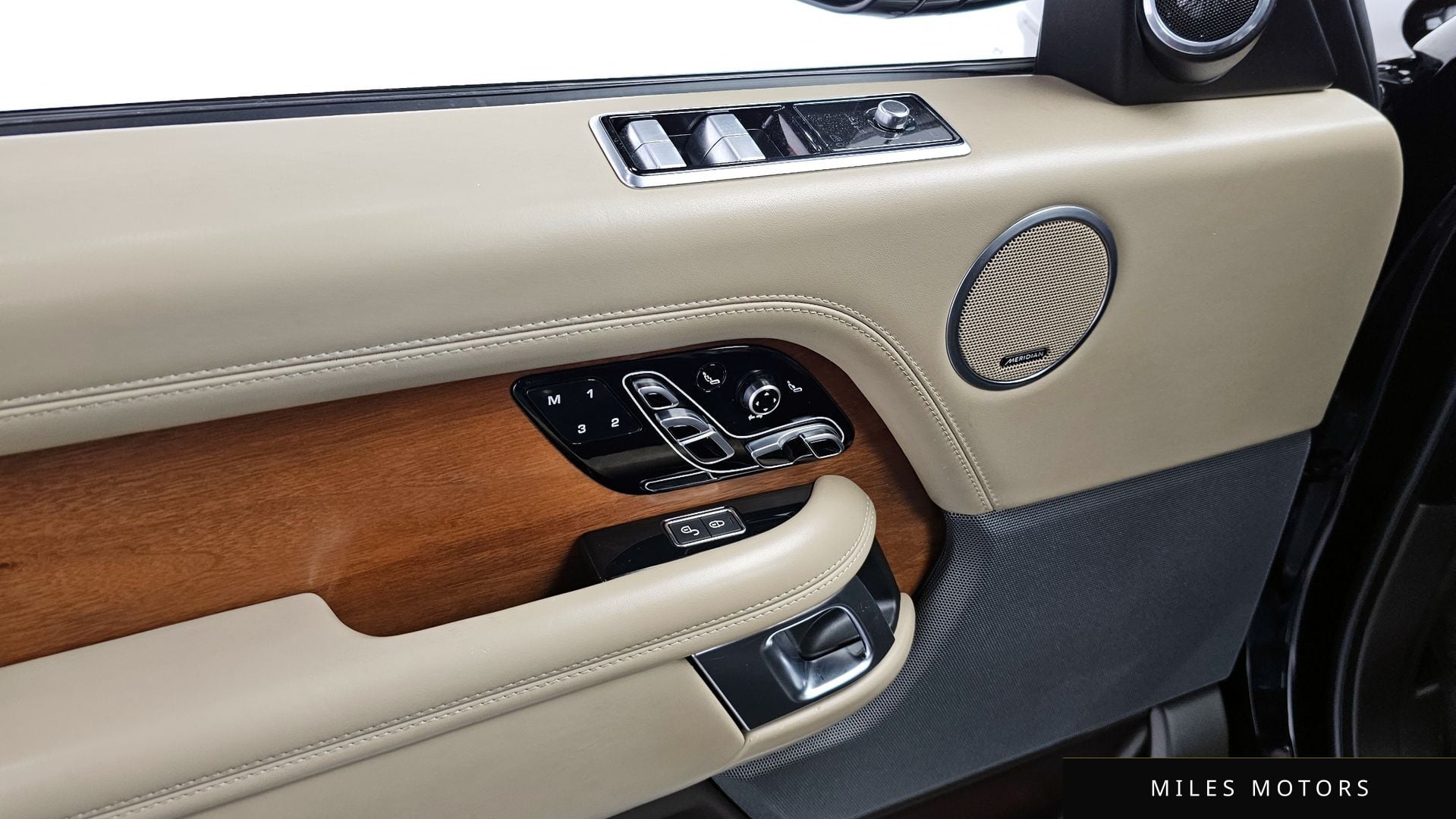 Land Rover Range Rover 2019 — миниатюра 19