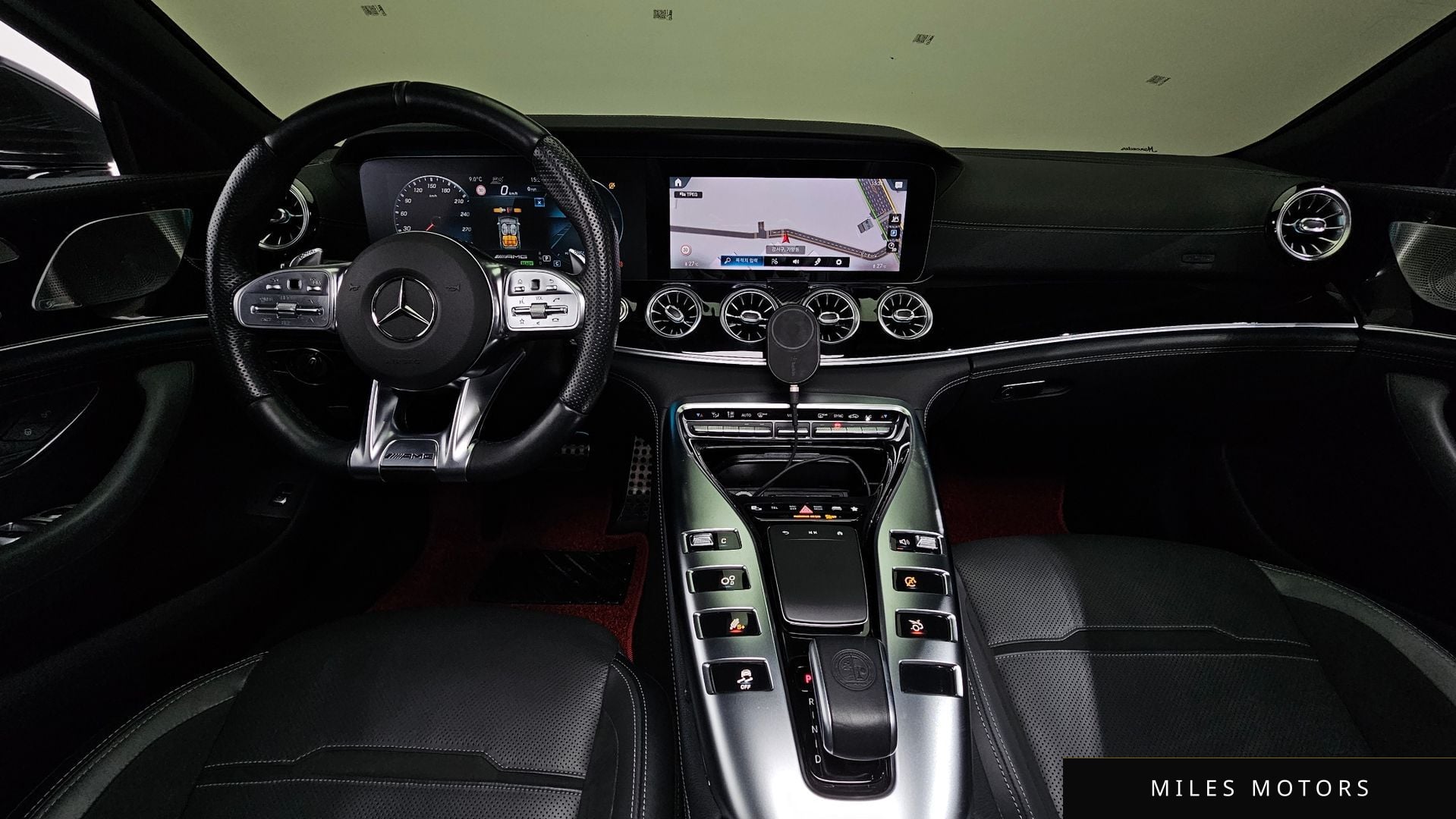 Mercedes-Benz AMG GT 2021 — миниатюра 7