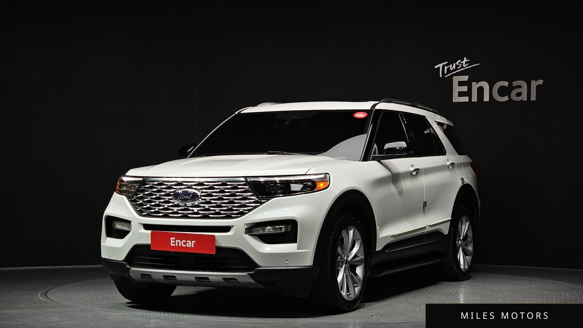 Ford Explorer 2021 — фото 1 из 12