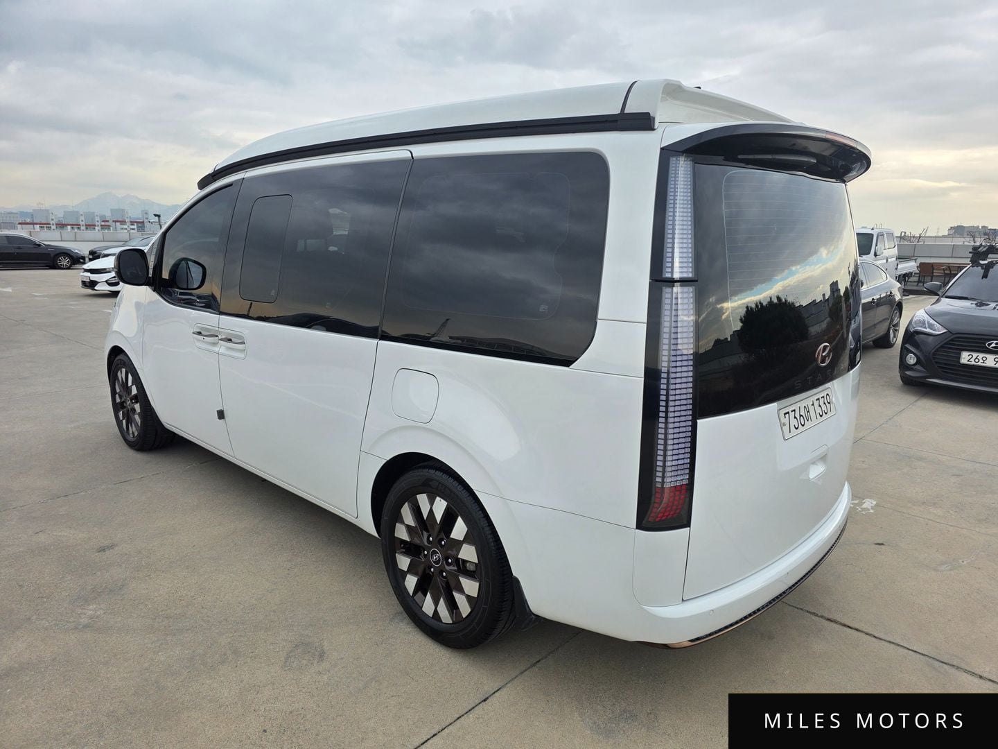 Hyundai Staria 2023 — миниатюра 3