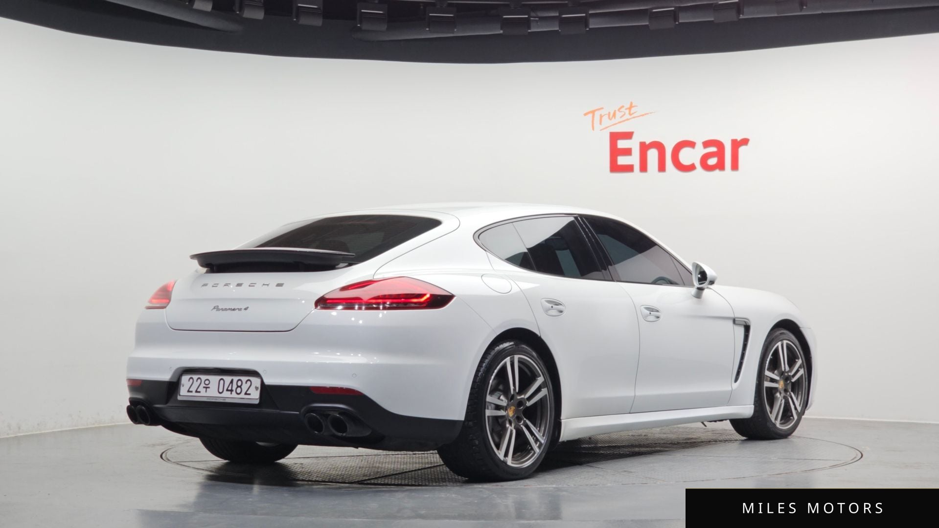 Porsche 파나메라 2016 — миниатюра 2