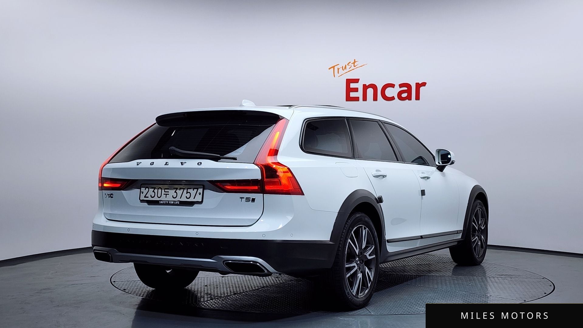 Volvo V90 2018 — миниатюра 2
