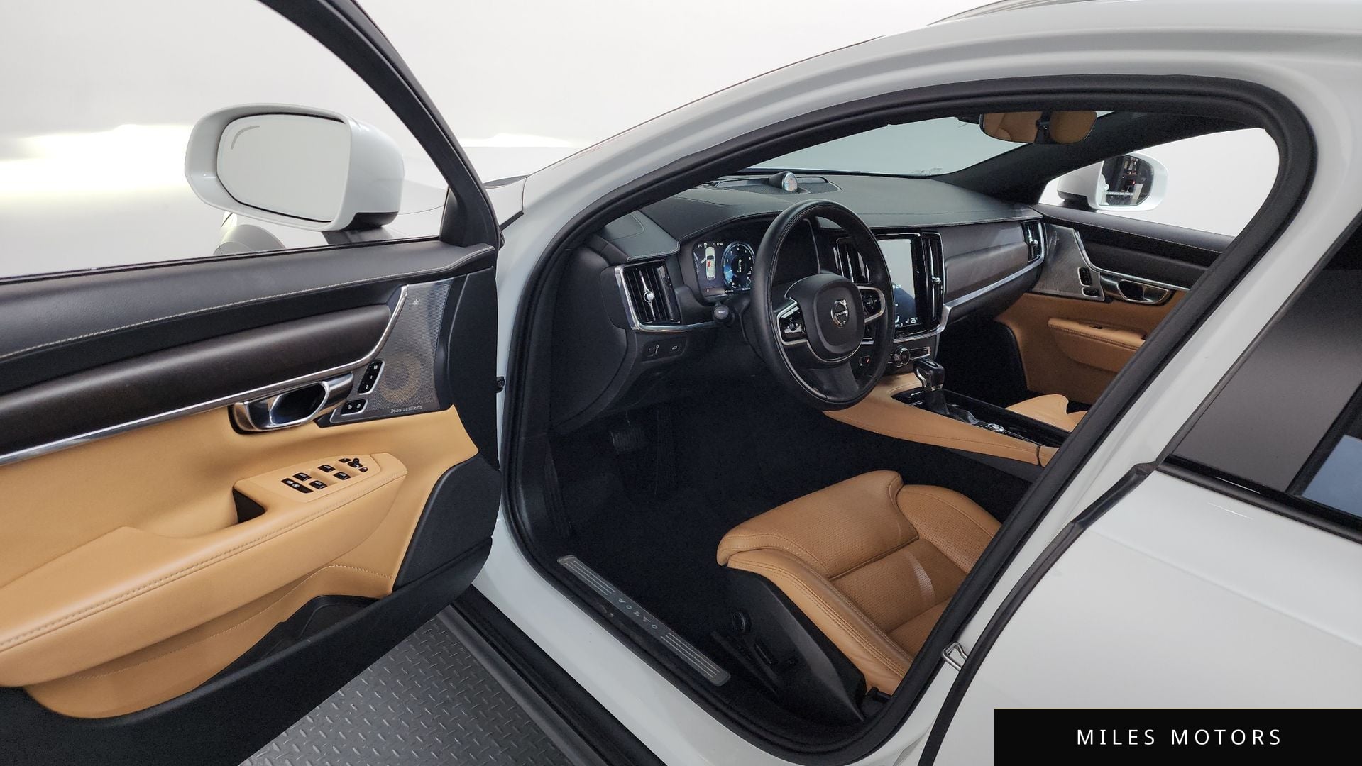 Volvo V90 2018 — миниатюра 10
