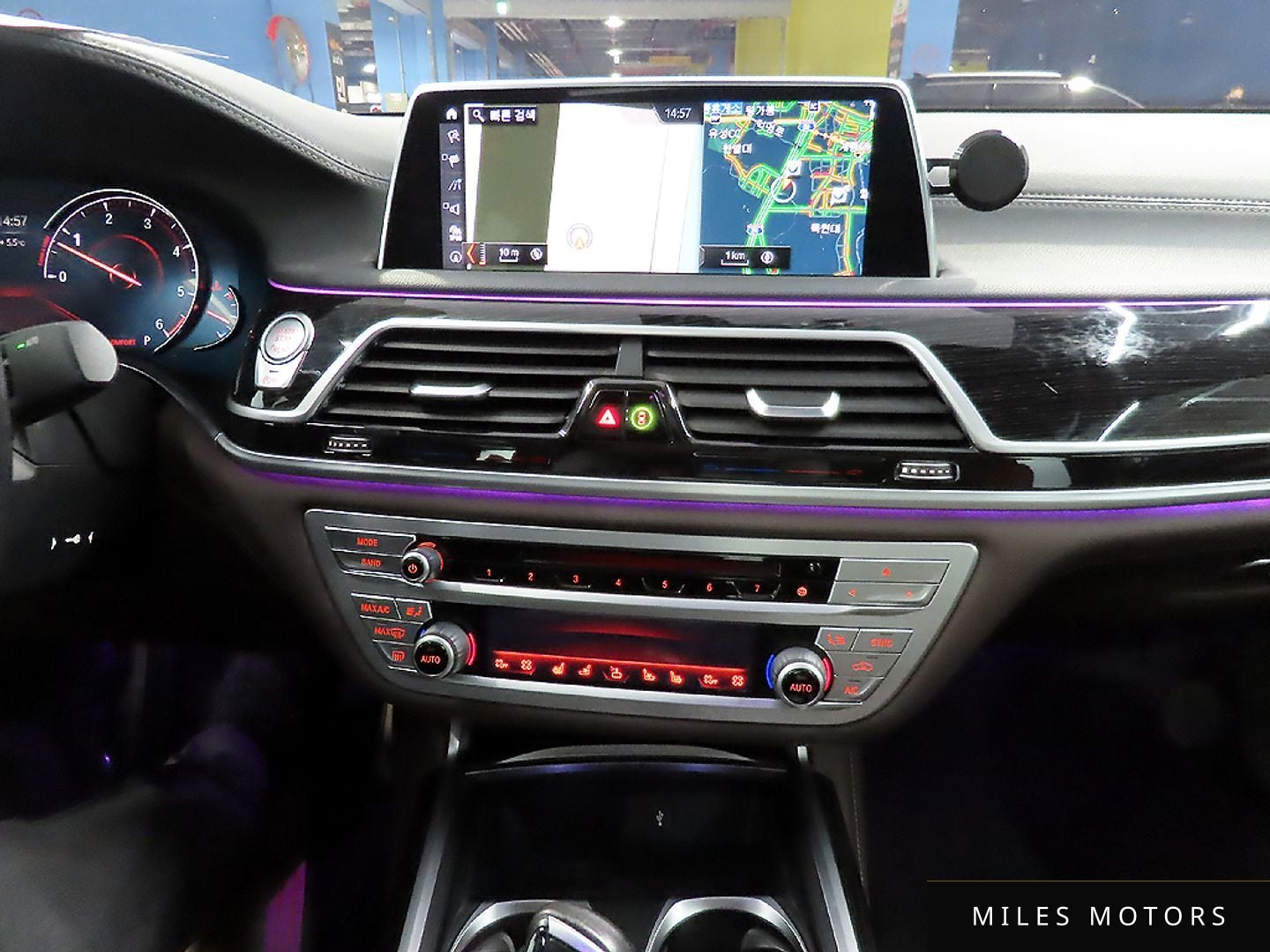 BMW 7 Series (G11) 2018 — миниатюра 7