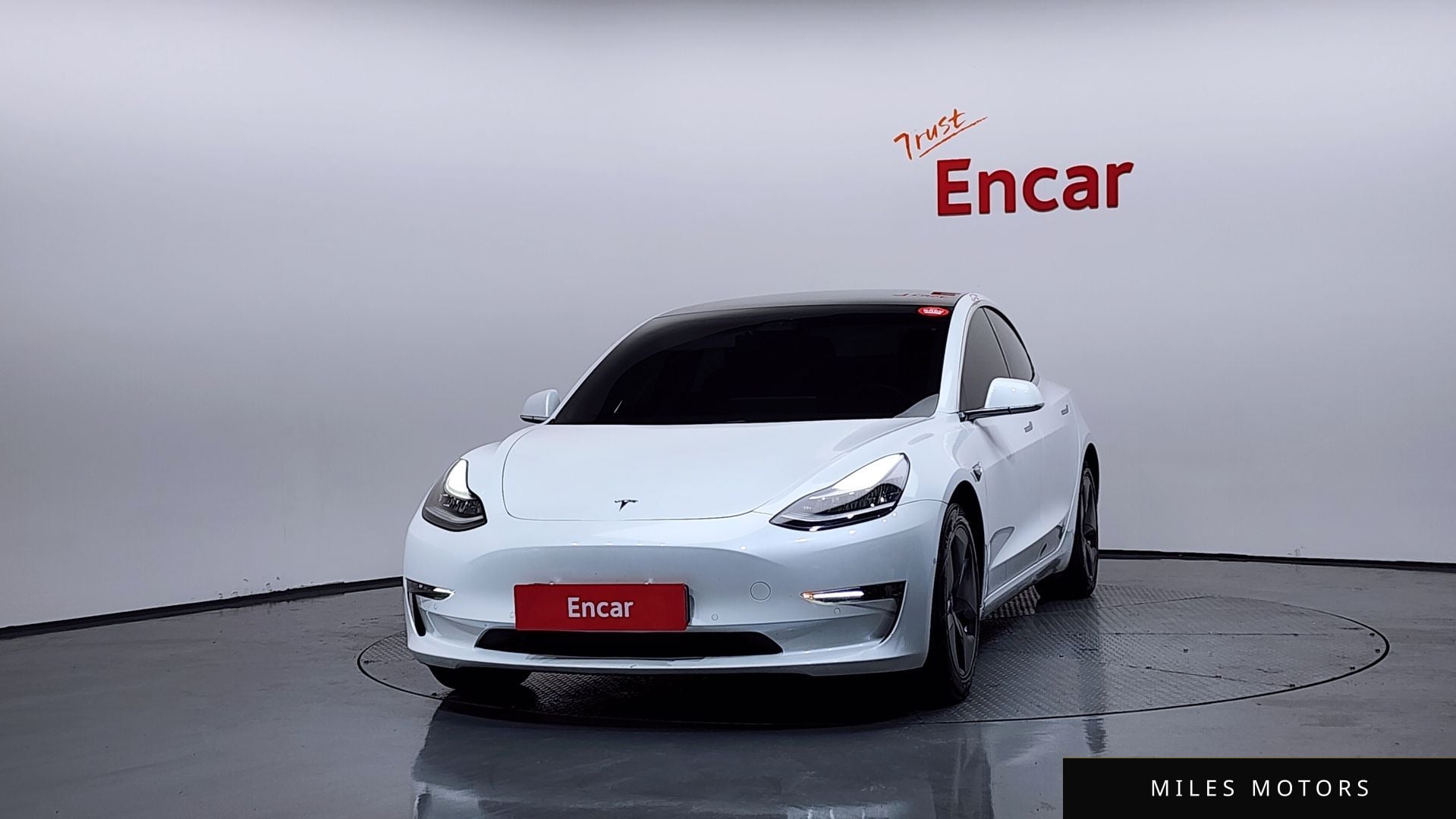 Tesla 모델 3 2020 — миниатюра 3