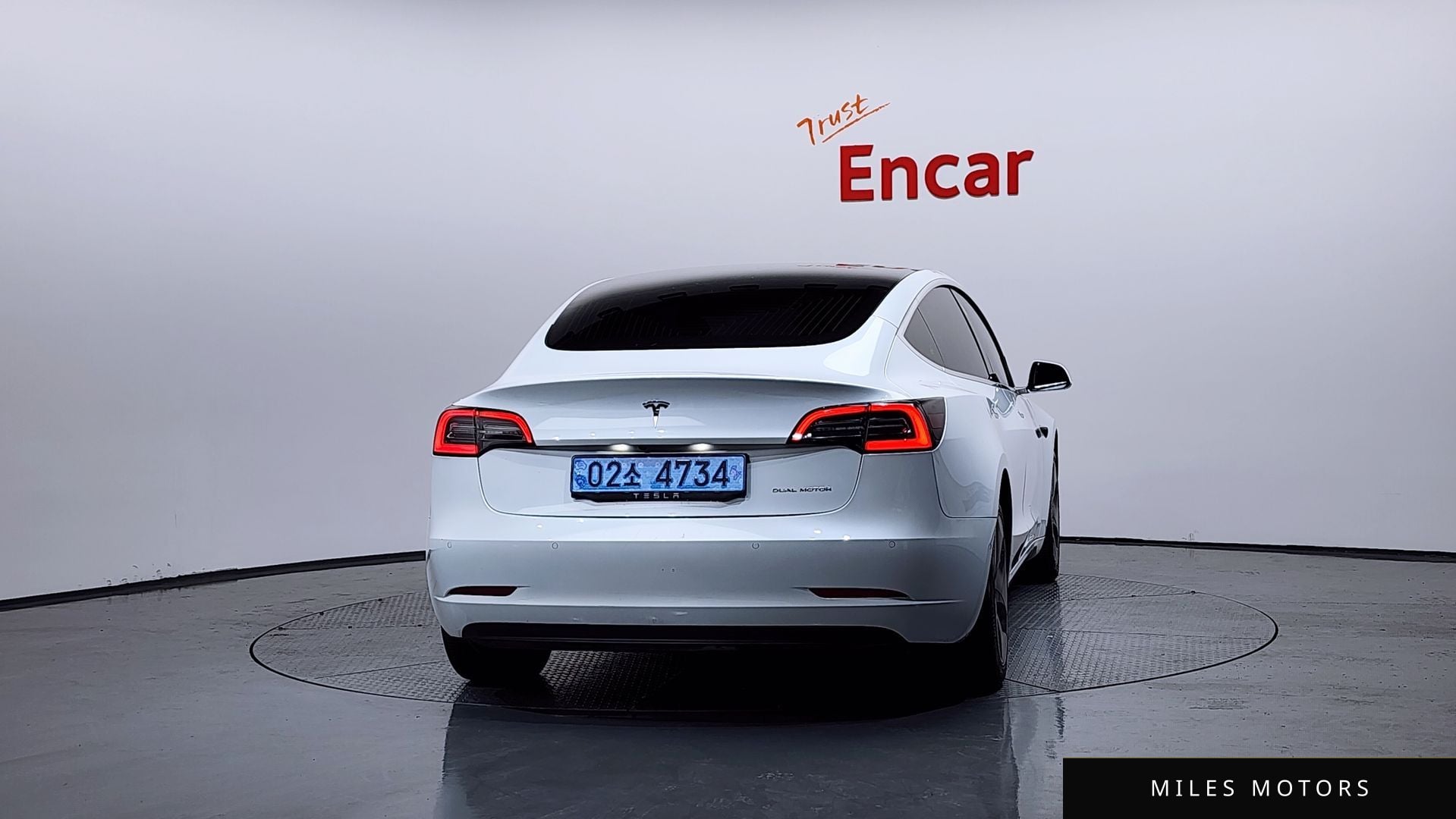 Tesla 모델 3 2020 — миниатюра 4