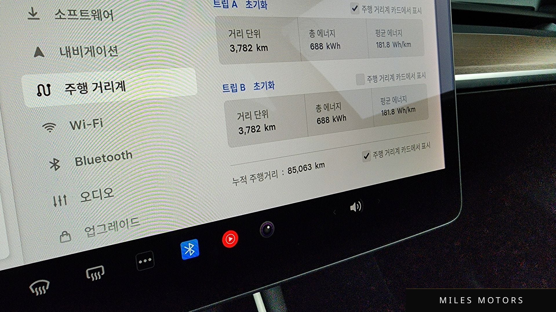 Tesla 모델 3 2020 — миниатюра 8