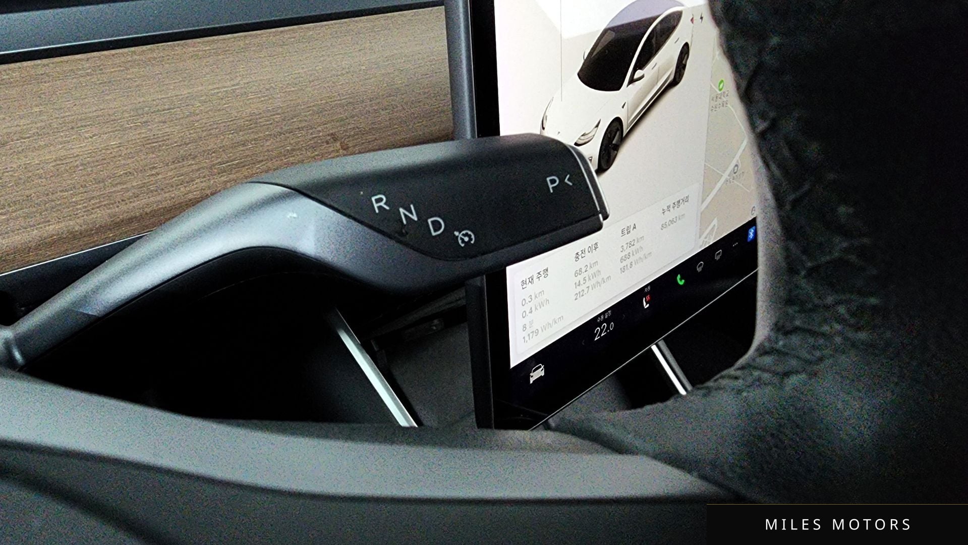 Tesla 모델 3 2020 — миниатюра 9