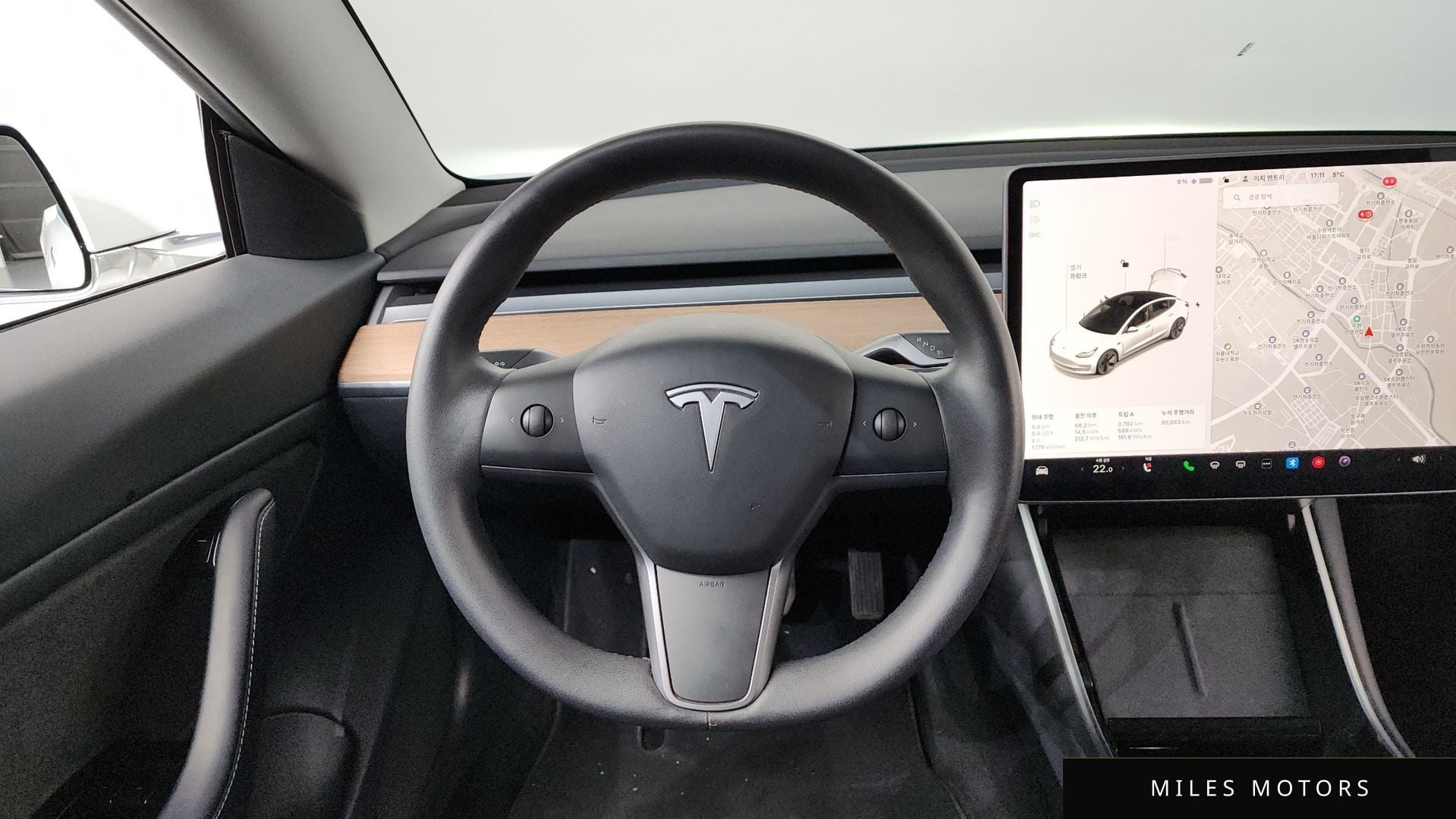 Tesla 모델 3 2020 — миниатюра 13