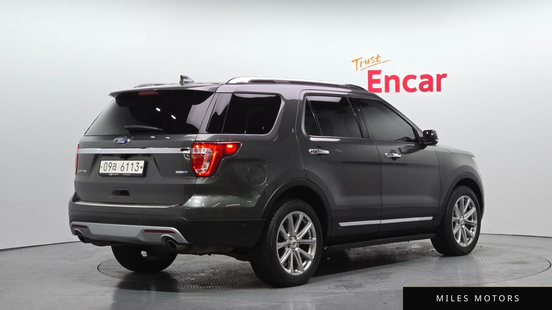 Ford Explorer 2017 — миниатюра 2