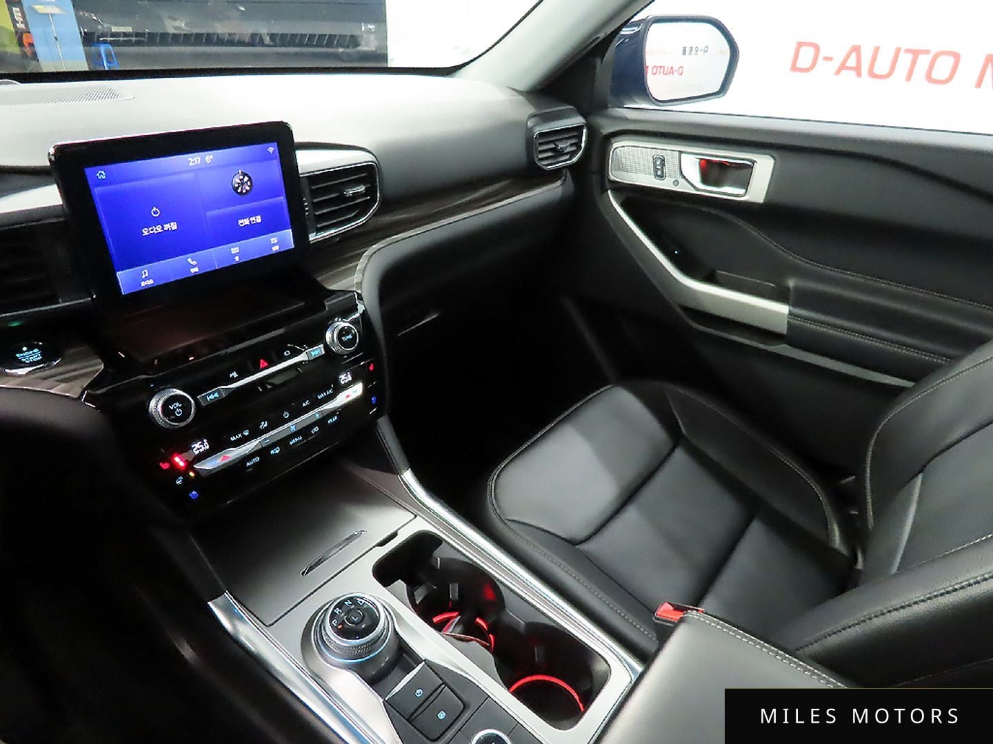 Ford Explorer 2021 — миниатюра 10