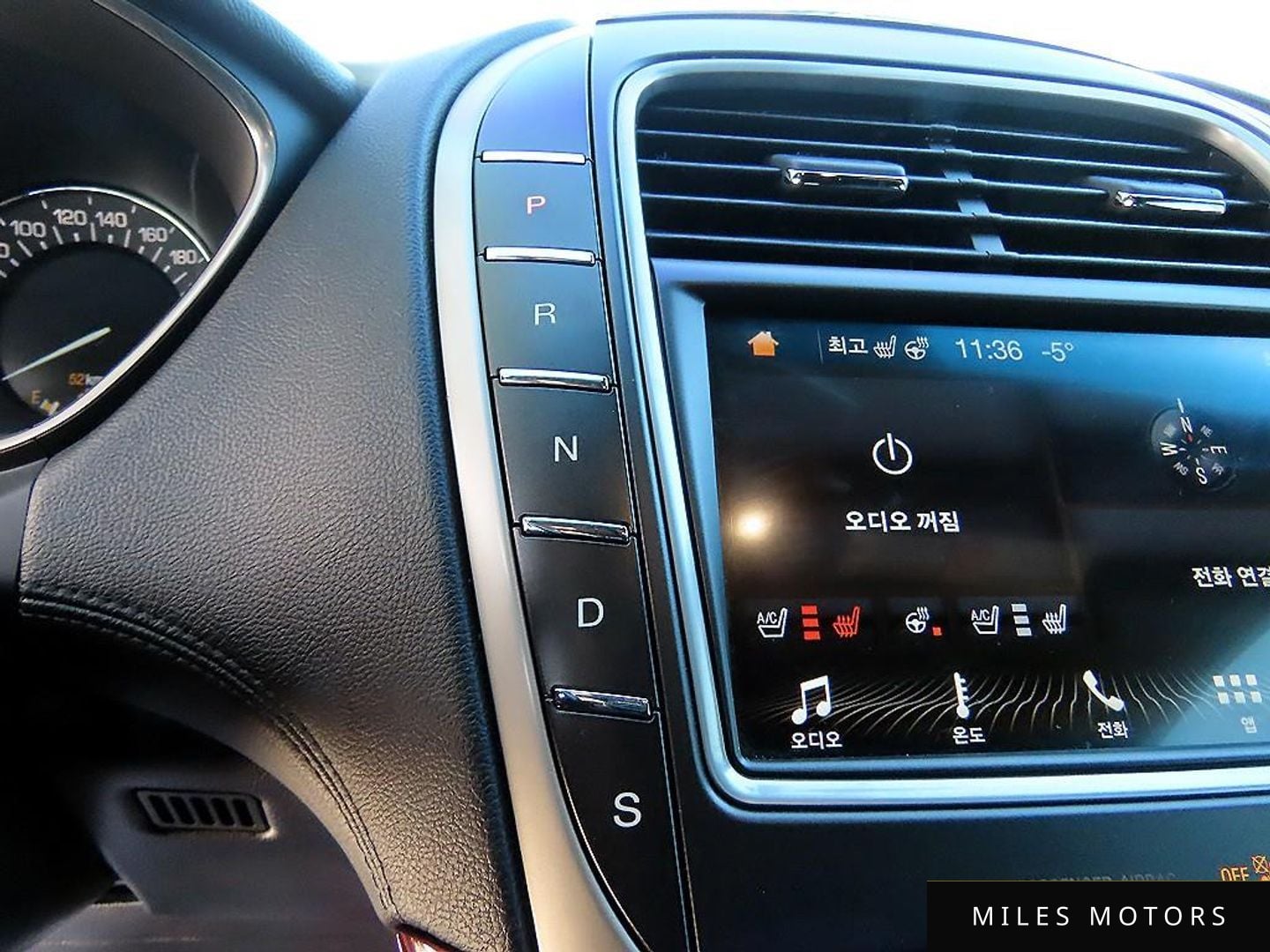 Lincoln MKX 2018 — миниатюра 10