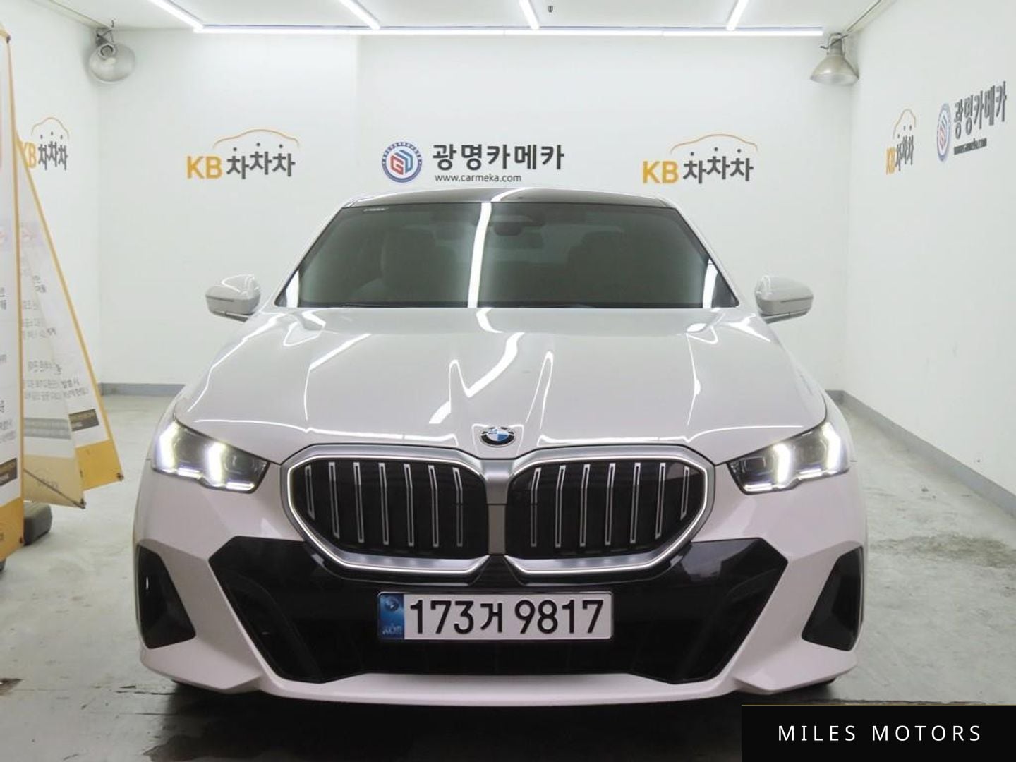 BMW 5 Series (G60) 2024 — фото 1 из 12