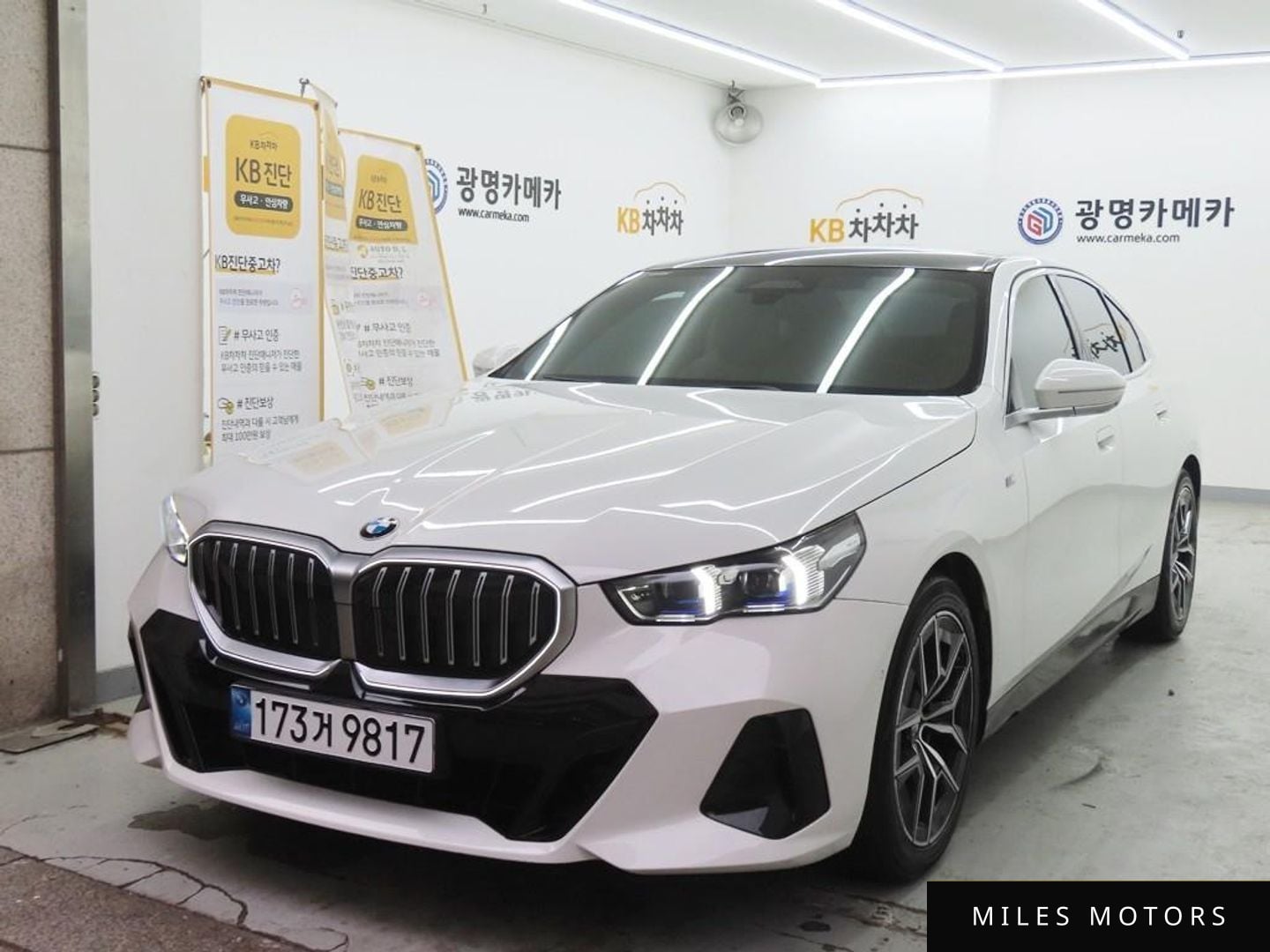 BMW 5 Series (G60) 2024 — миниатюра 2