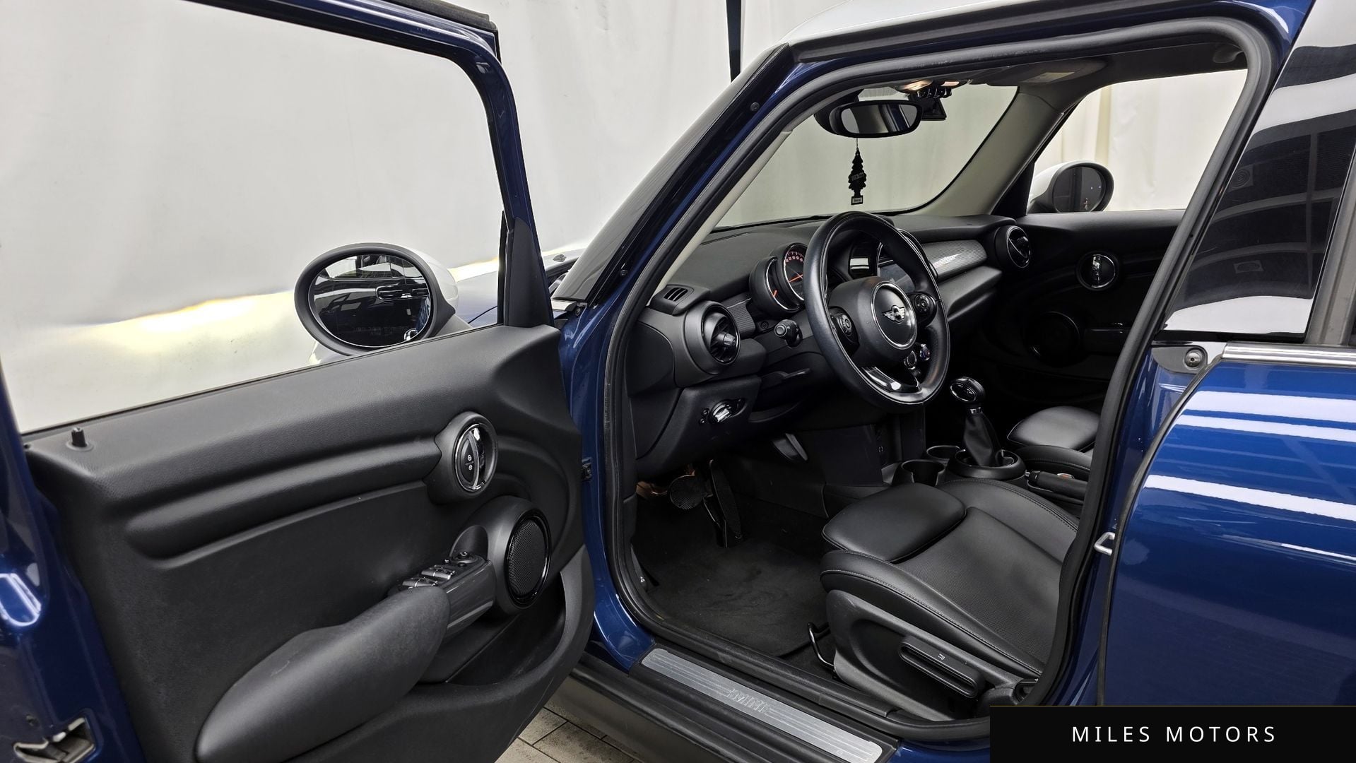 MINI Cooper D 2018 — миниатюра 10