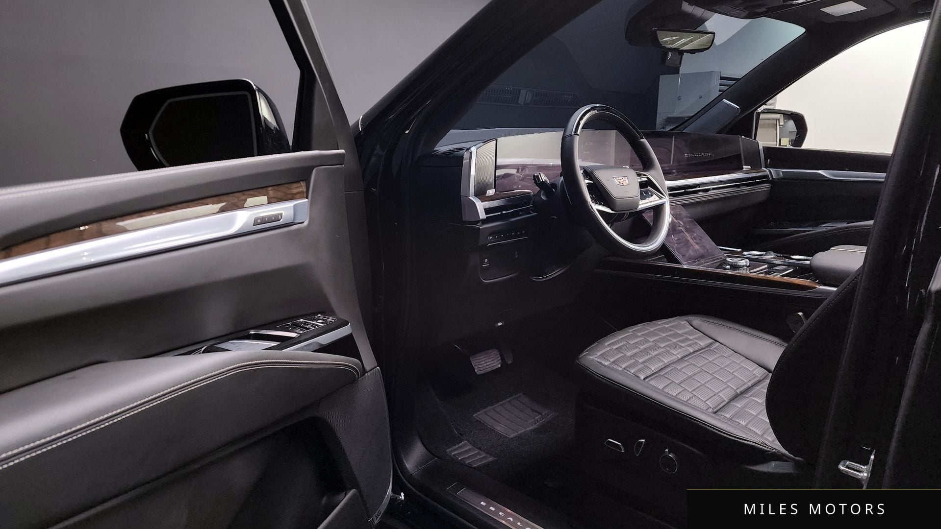 Cadillac Escalade 2025 — миниатюра 10