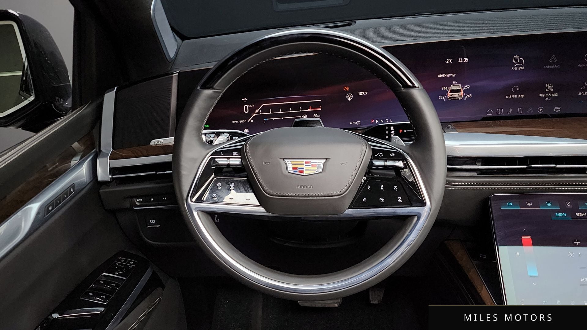 Cadillac Escalade 2025 — миниатюра 13