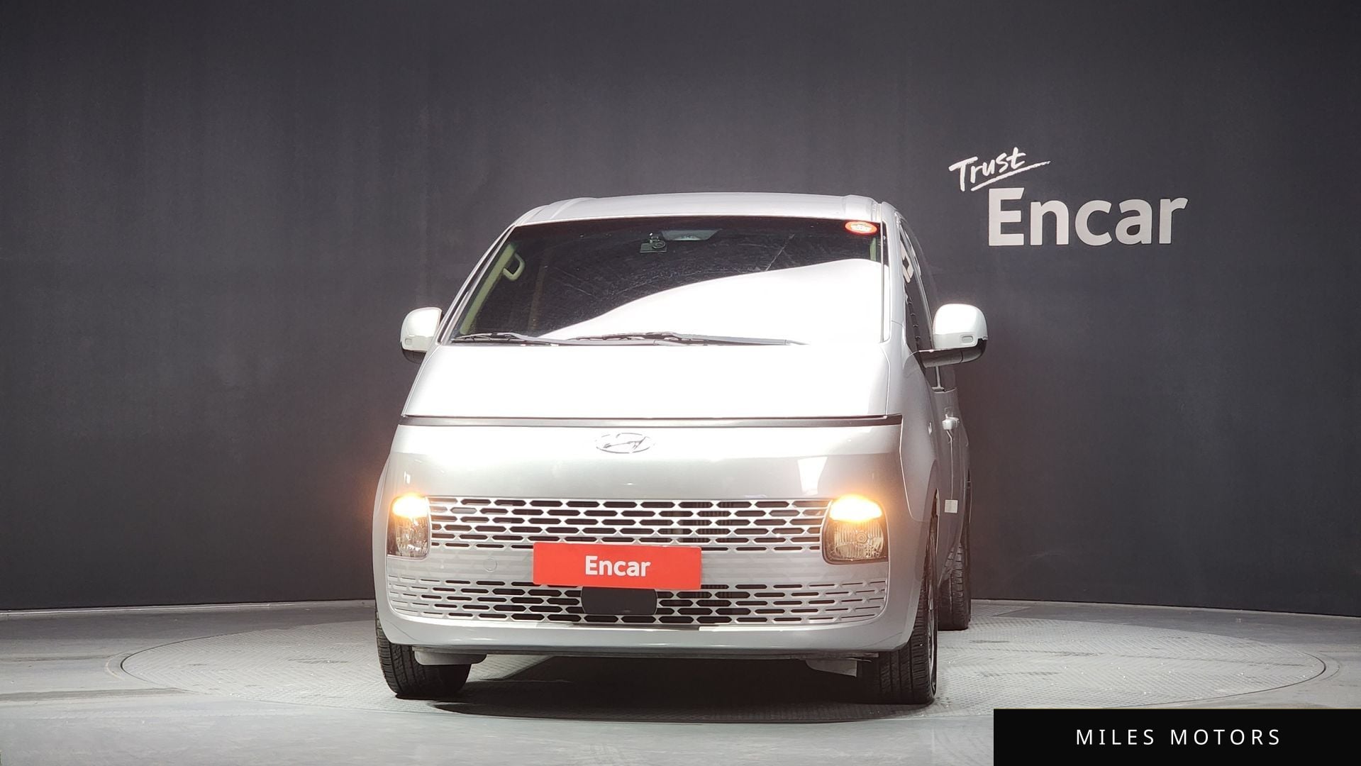 Hyundai Staria 2023 — миниатюра 3