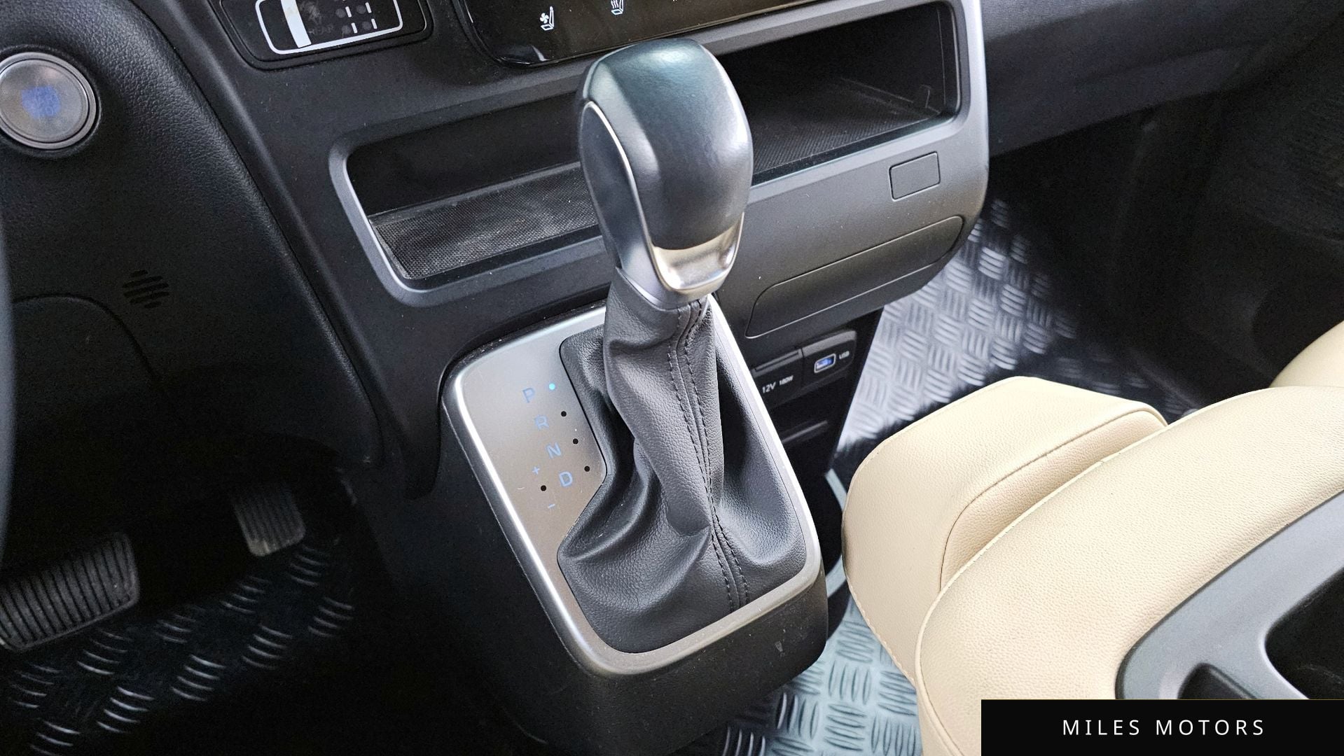 Hyundai Staria 2023 — миниатюра 9