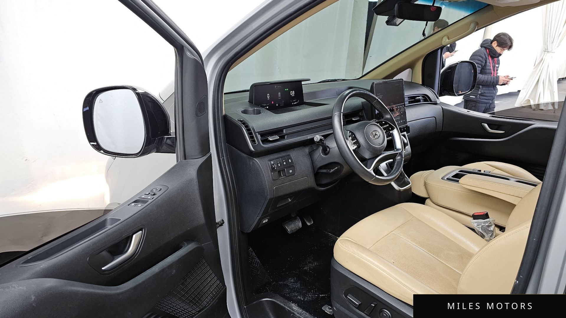 Hyundai Staria 2023 — миниатюра 10