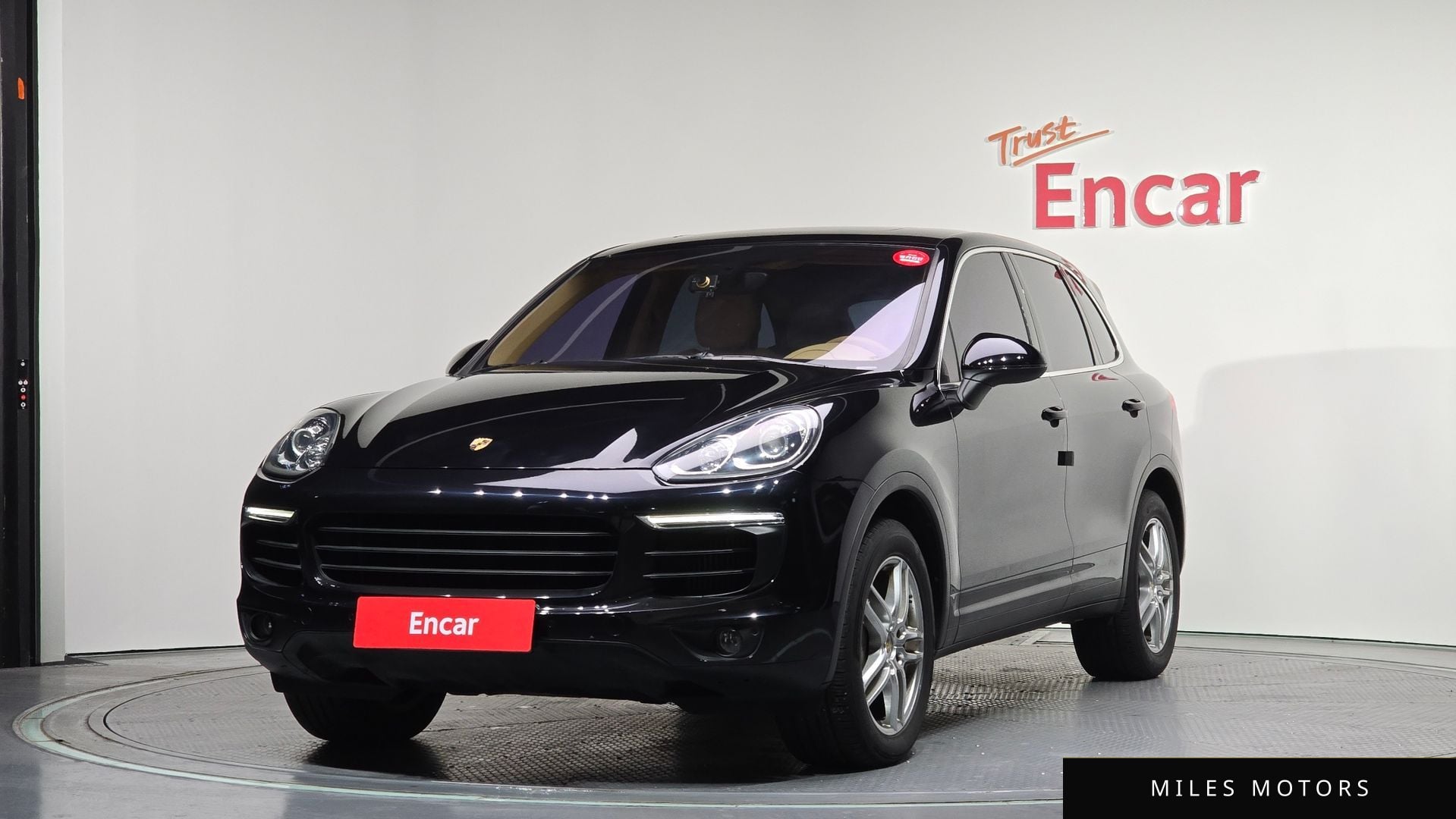 Porsche Cayenne 2015 — фото 1 из 12