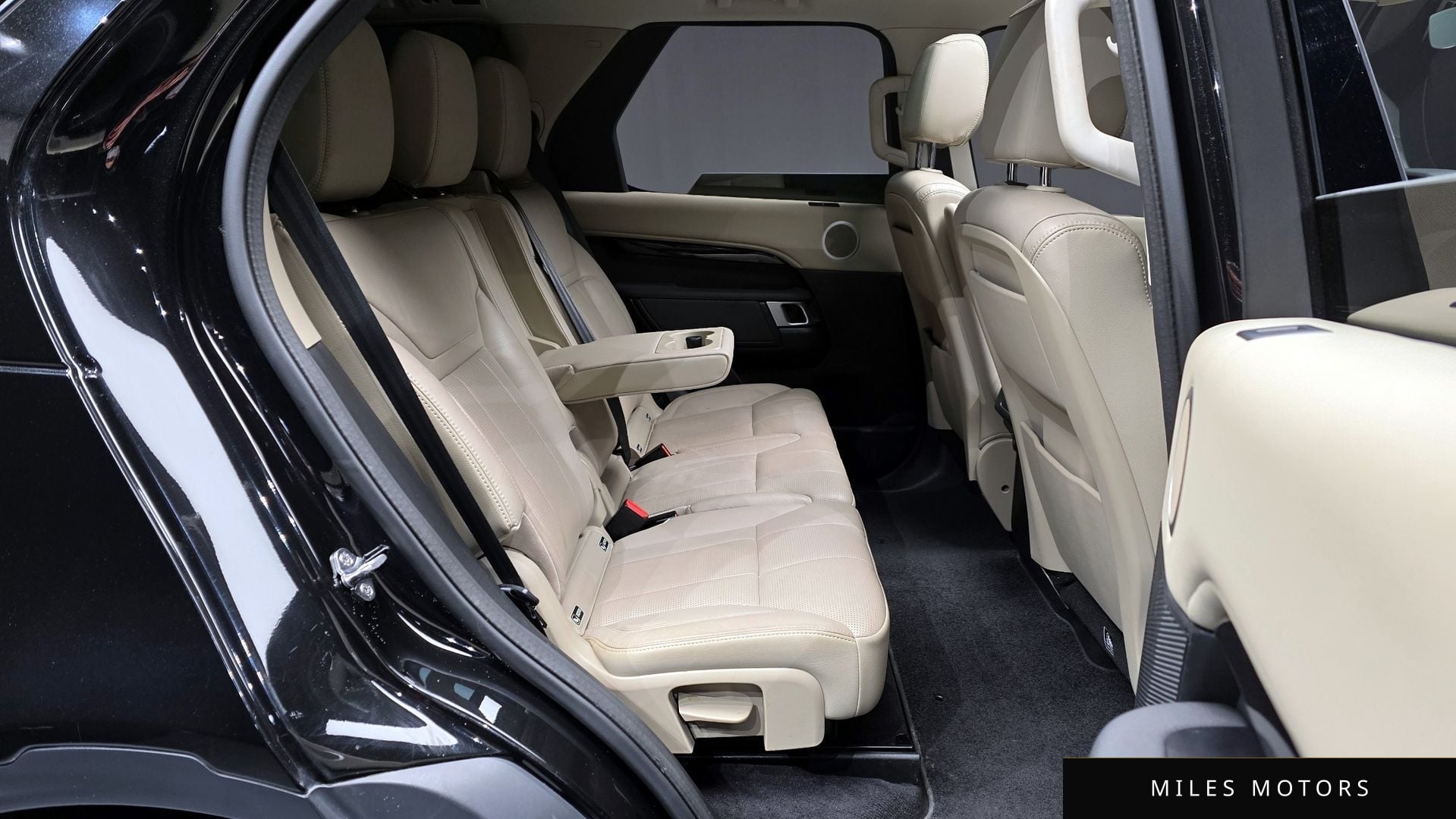 Land Rover Discovery 2020 — миниатюра 12