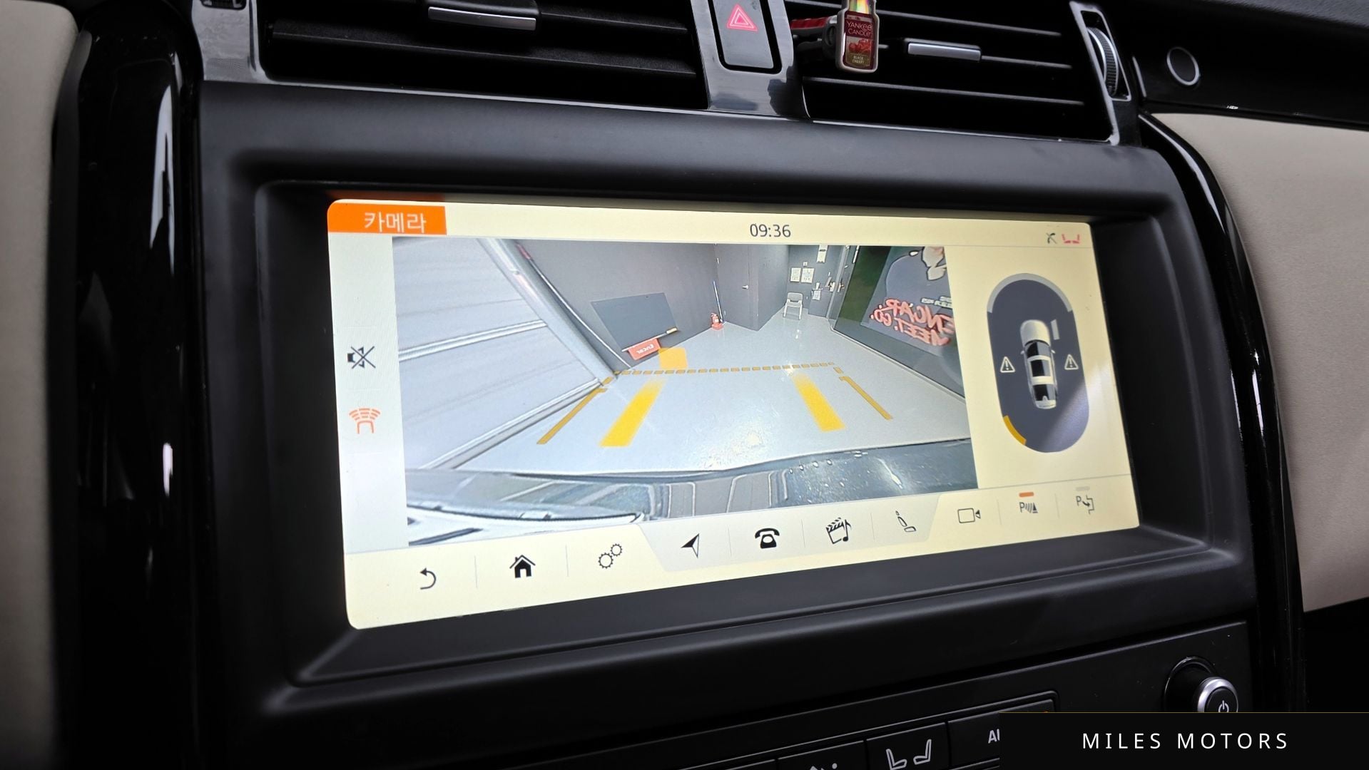 Land Rover Discovery 2020 — миниатюра 16