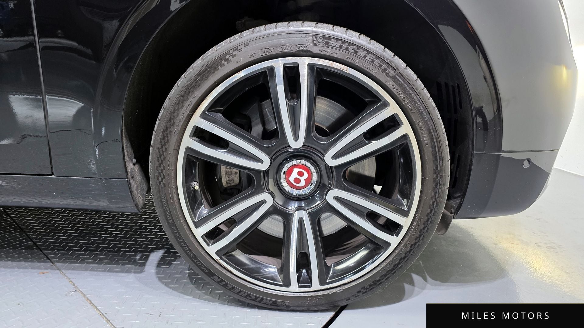 Bentley Flying Spur 2015 — миниатюра 5