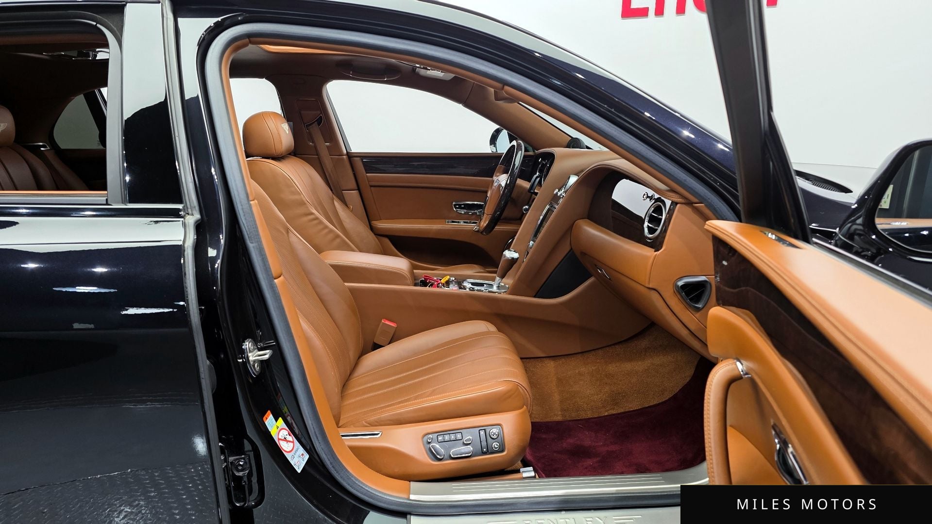 Bentley Flying Spur 2015 — миниатюра 10