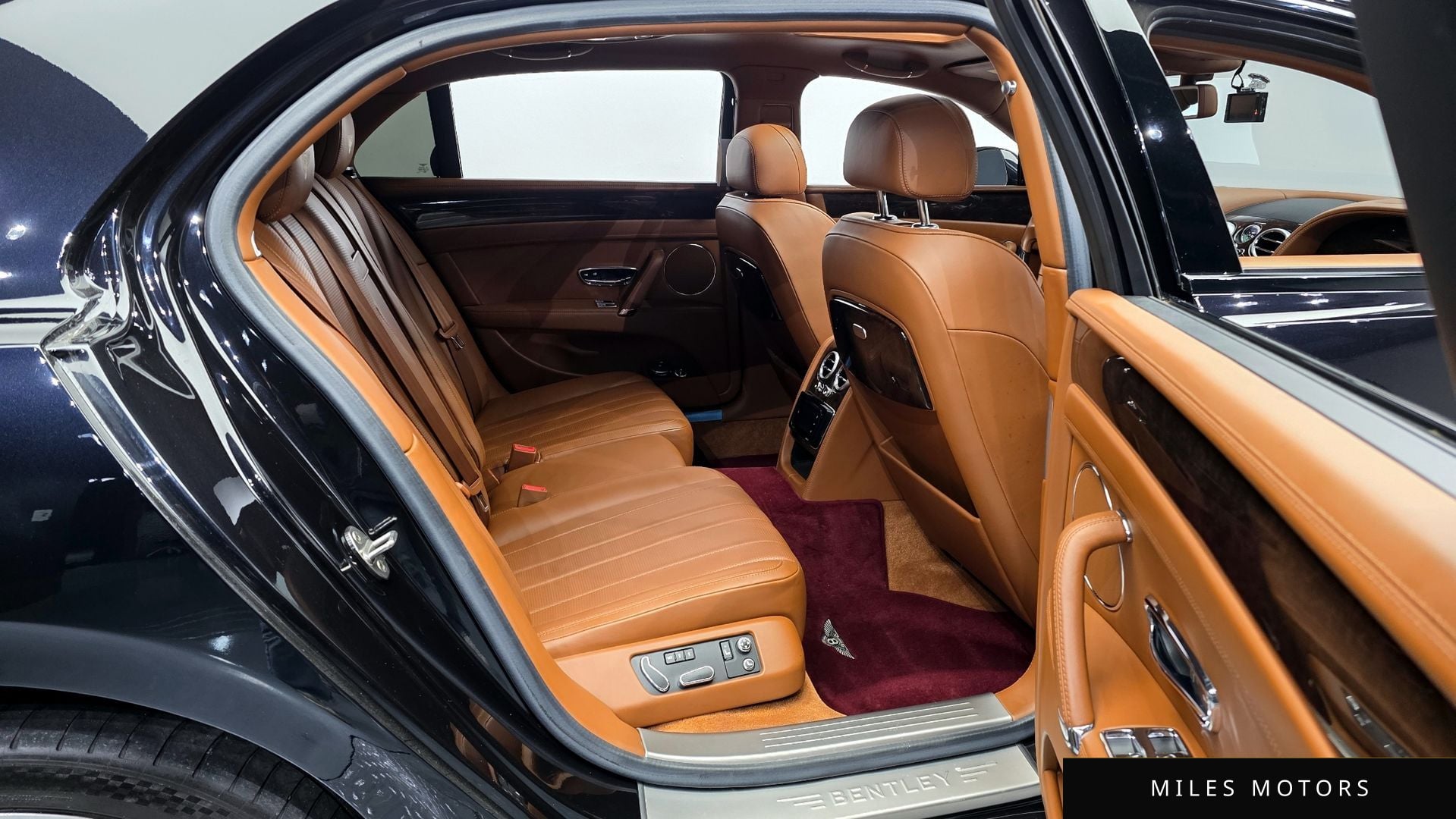 Bentley Flying Spur 2015 — миниатюра 12