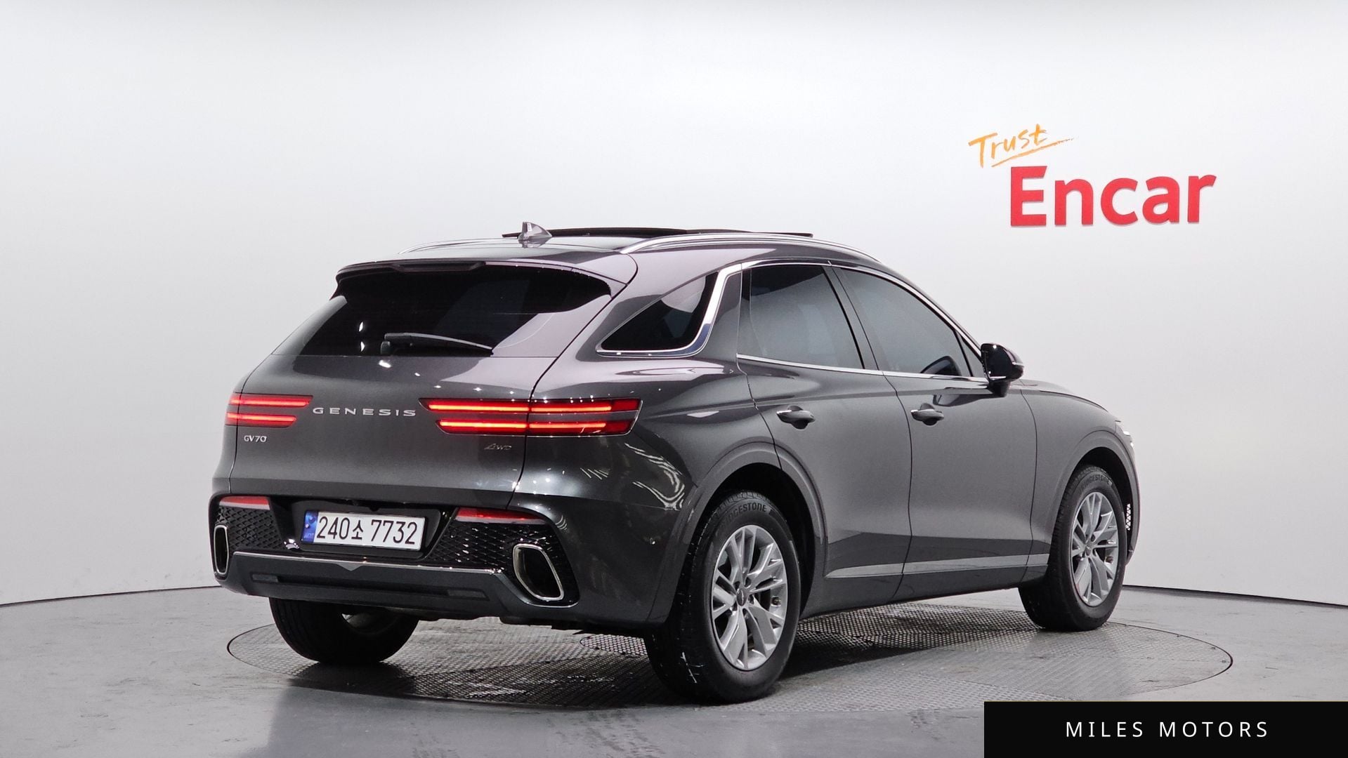 Genesis GV70 2022 — миниатюра 2