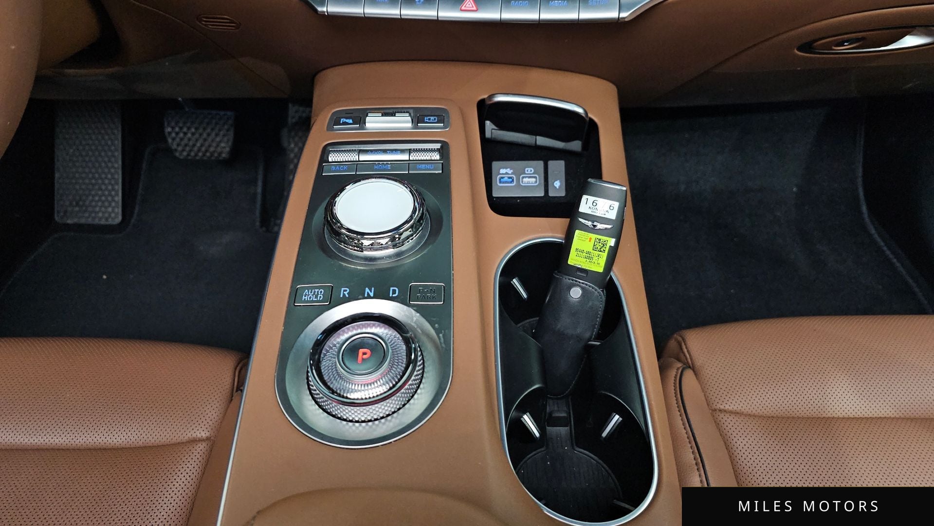 Genesis GV70 2022 — миниатюра 9
