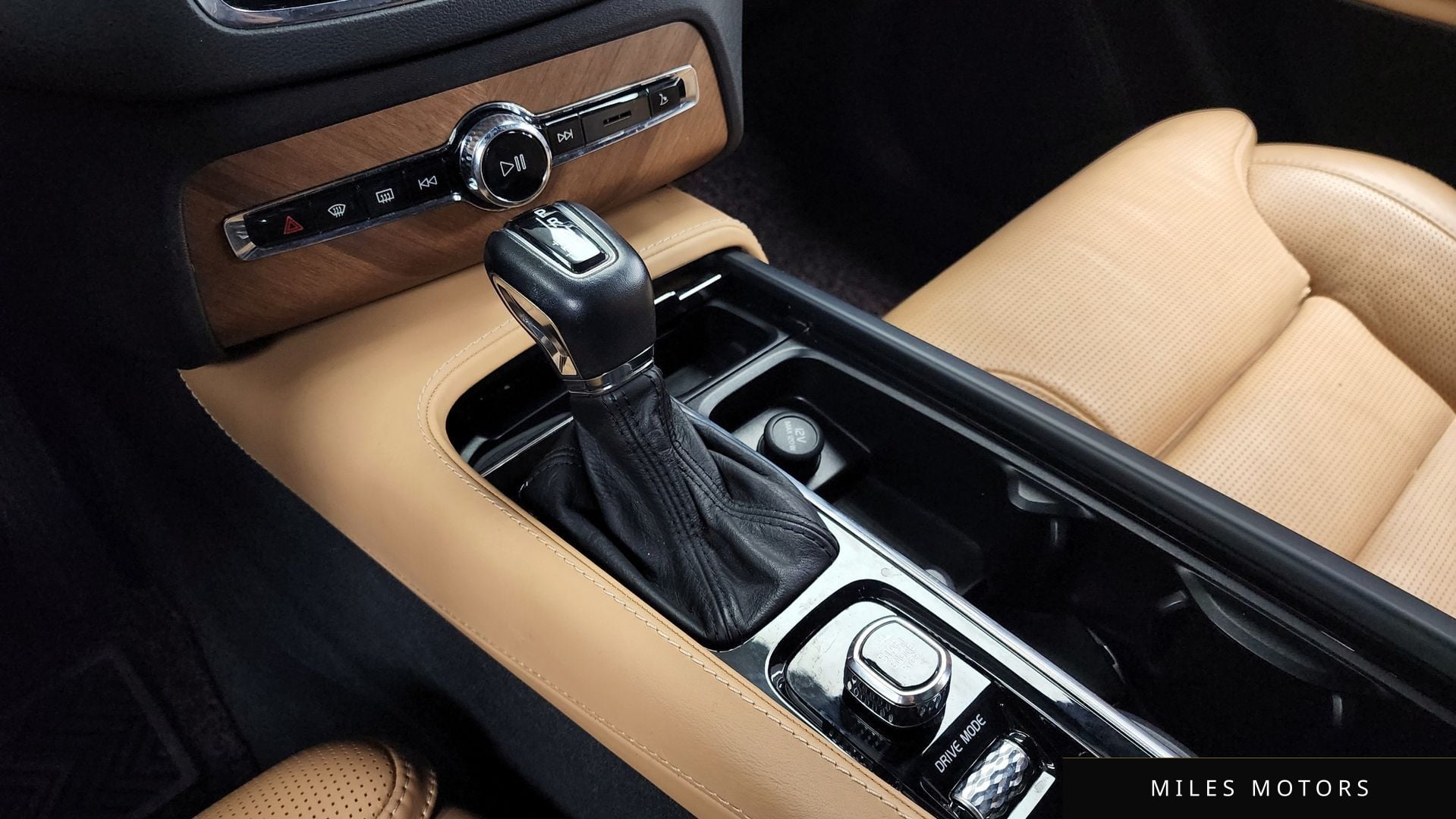 Volvo XC90 2018 — миниатюра 9