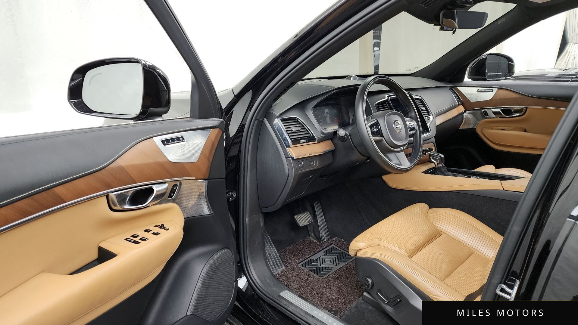 Volvo XC90 2018 — миниатюра 10