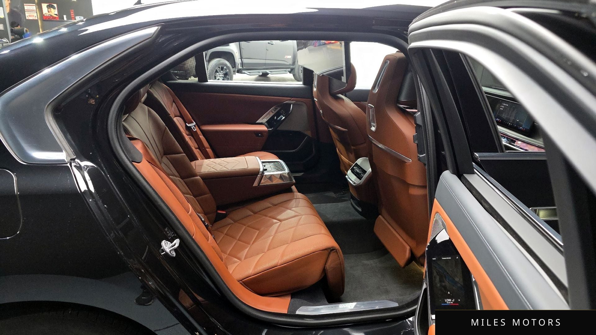 BMW 7 Series (G70) 2023 — миниатюра 11