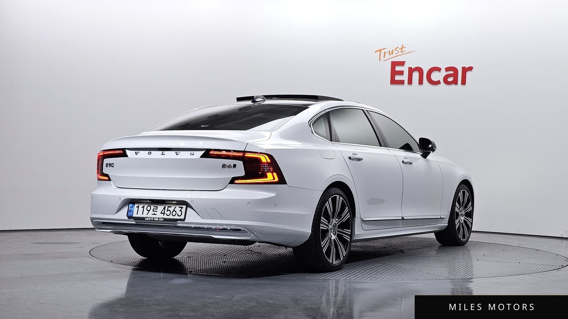 Volvo S90 2023 — миниатюра 2