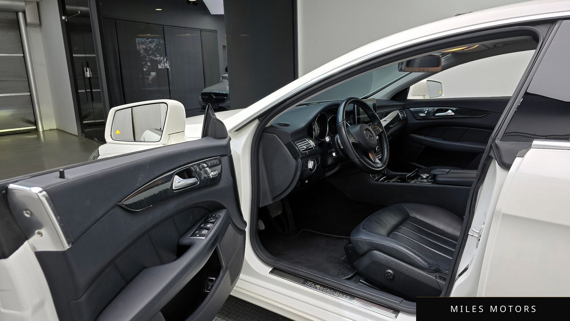 Mercedes-Benz CLS-클래스 W218 2016 — миниатюра 11