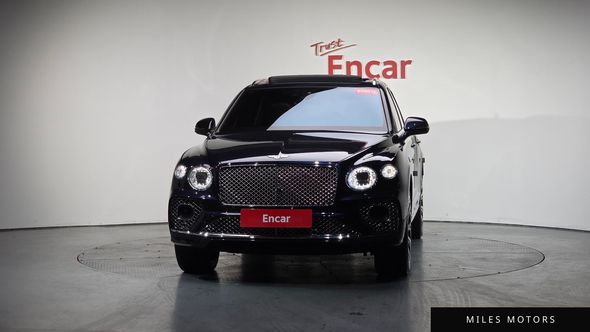 Bentley Bentayga 2022 — миниатюра 2