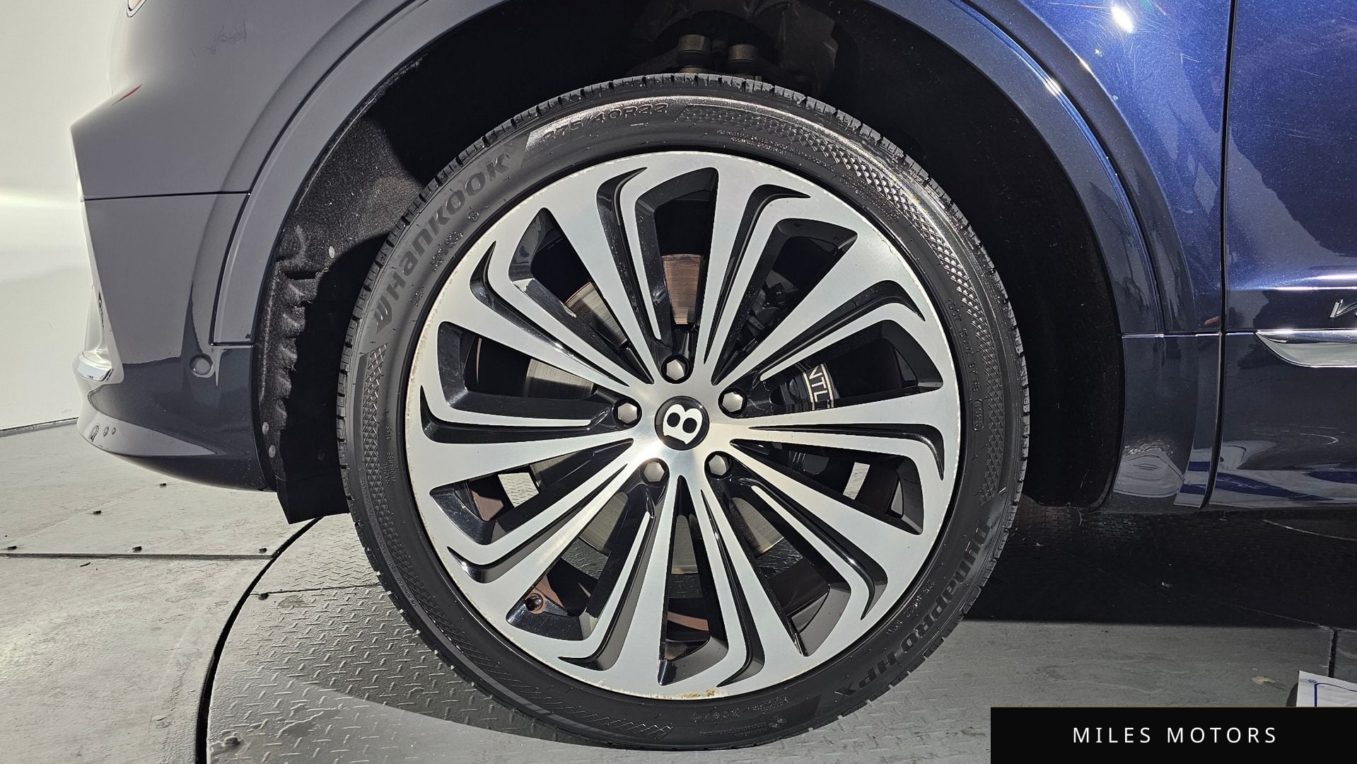 Bentley Bentayga 2022 — миниатюра 4