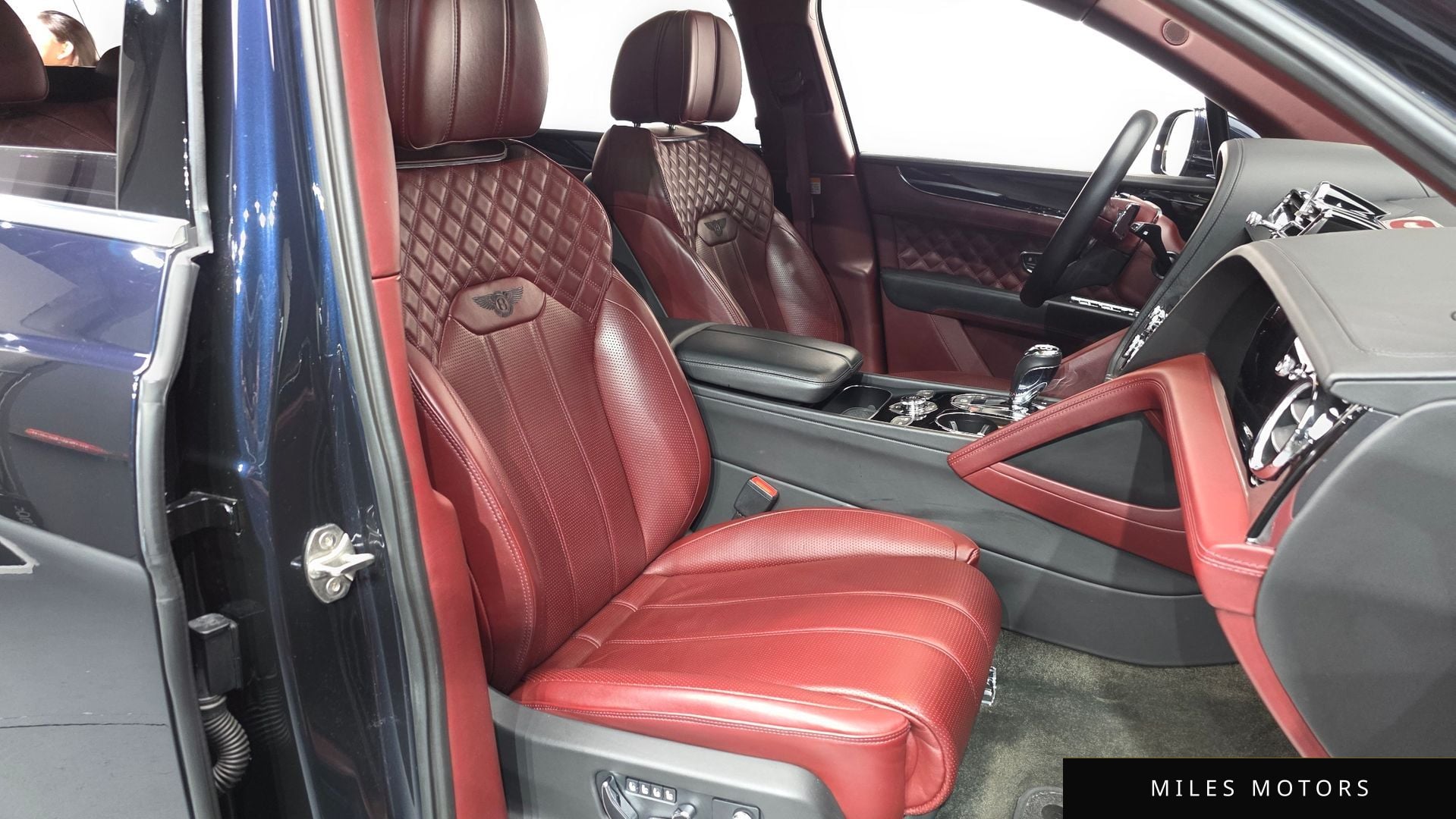 Bentley Bentayga 2022 — миниатюра 9