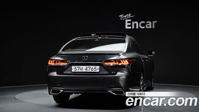 Лексус LS500 2018 — миниатюра 4