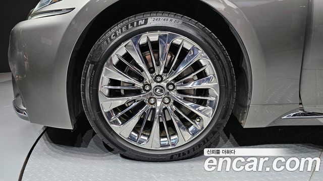 Лексус LS500 2018 — миниатюра 5