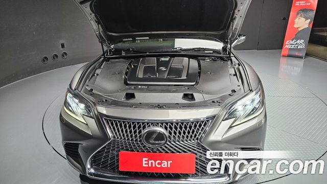 Лексус LS500 2018 — миниатюра 6